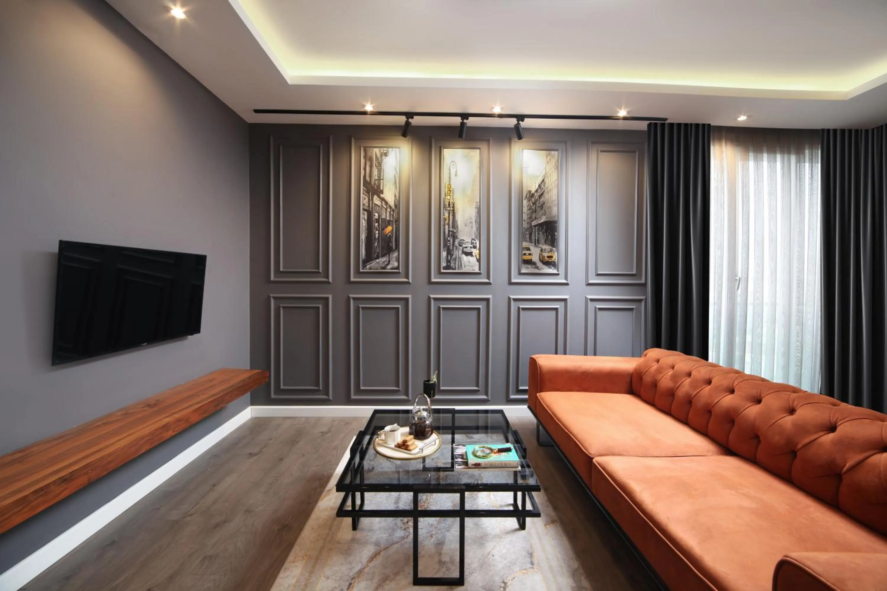 Communal lounge/ TV room in Ataşehir The Place Suites