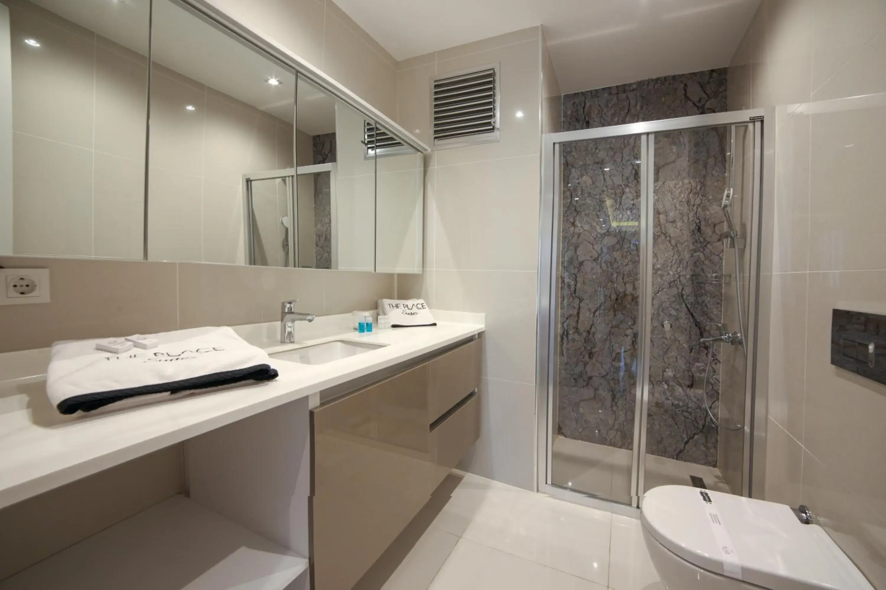 Superior Apartment in Ataşehir The Place Suites Superior Apartment in Ataşehir The Place Suites