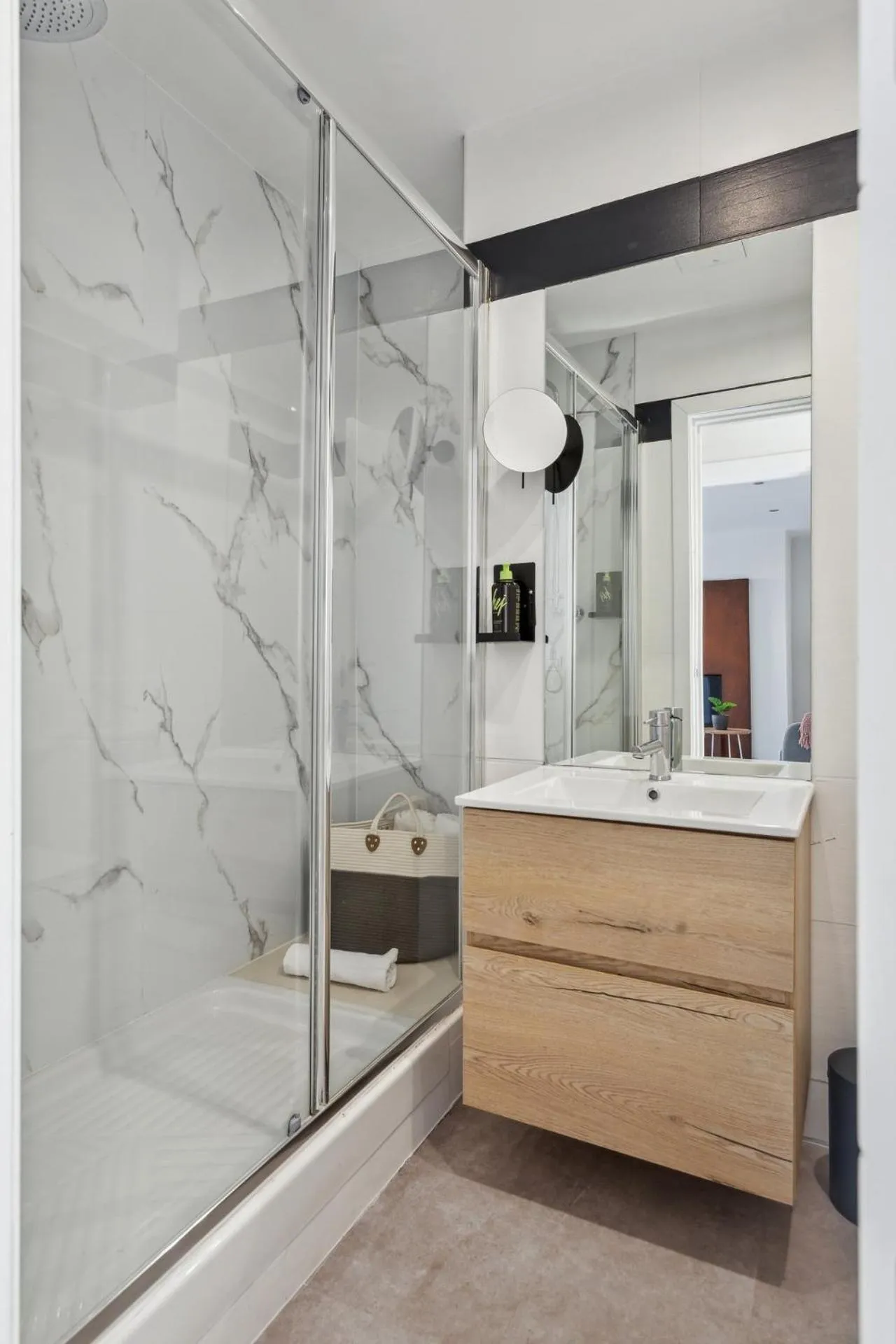 Shower in Limehome Madrid Calle de la Paloma