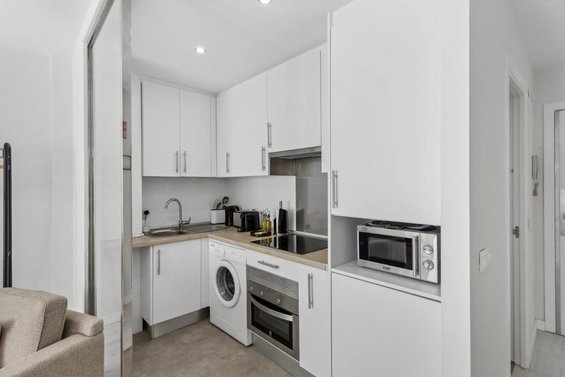 Coffee/tea facilities in Limehome Madrid Calle de la Paloma