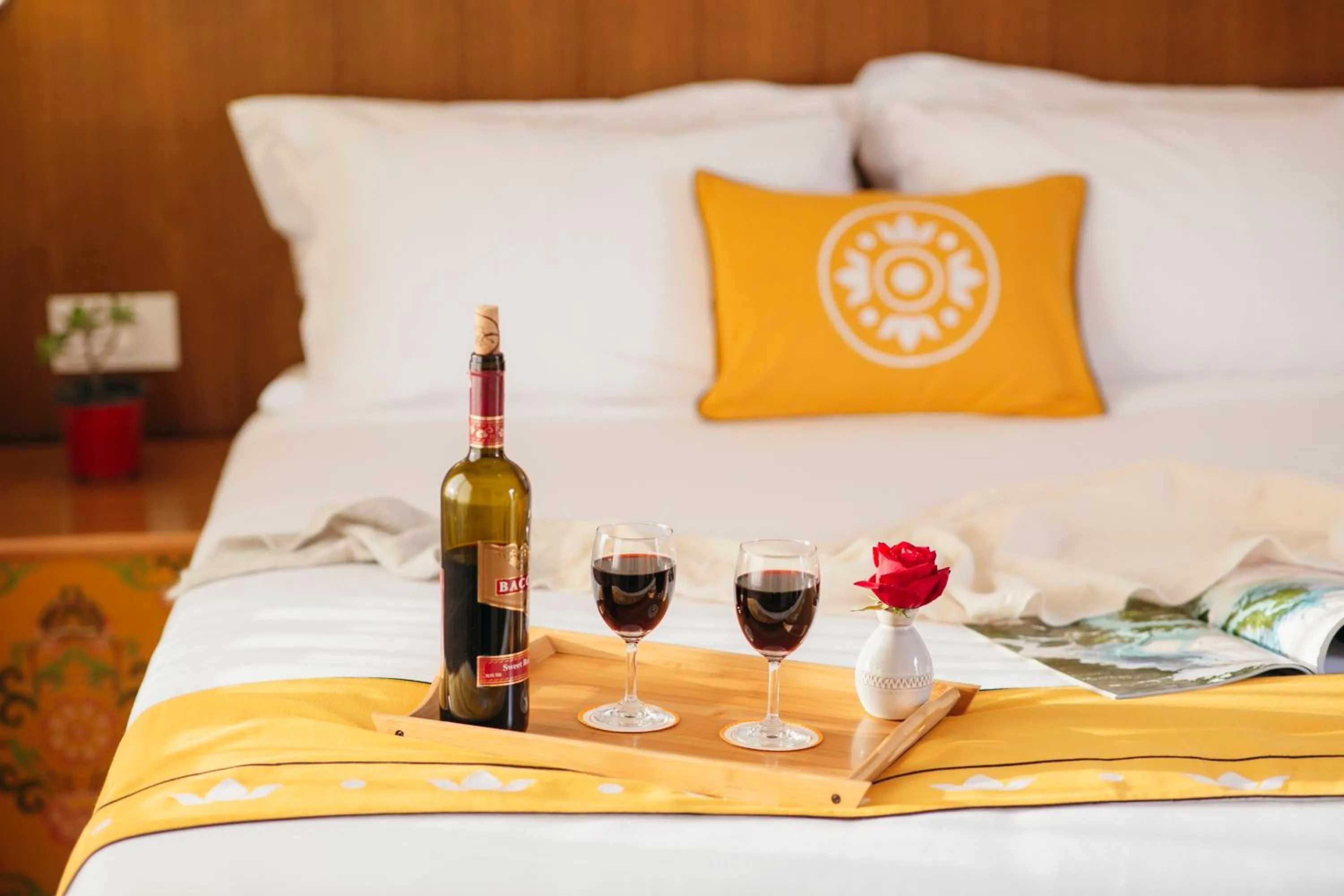 Food and drinks, Bed in Pema Boutique Hotel