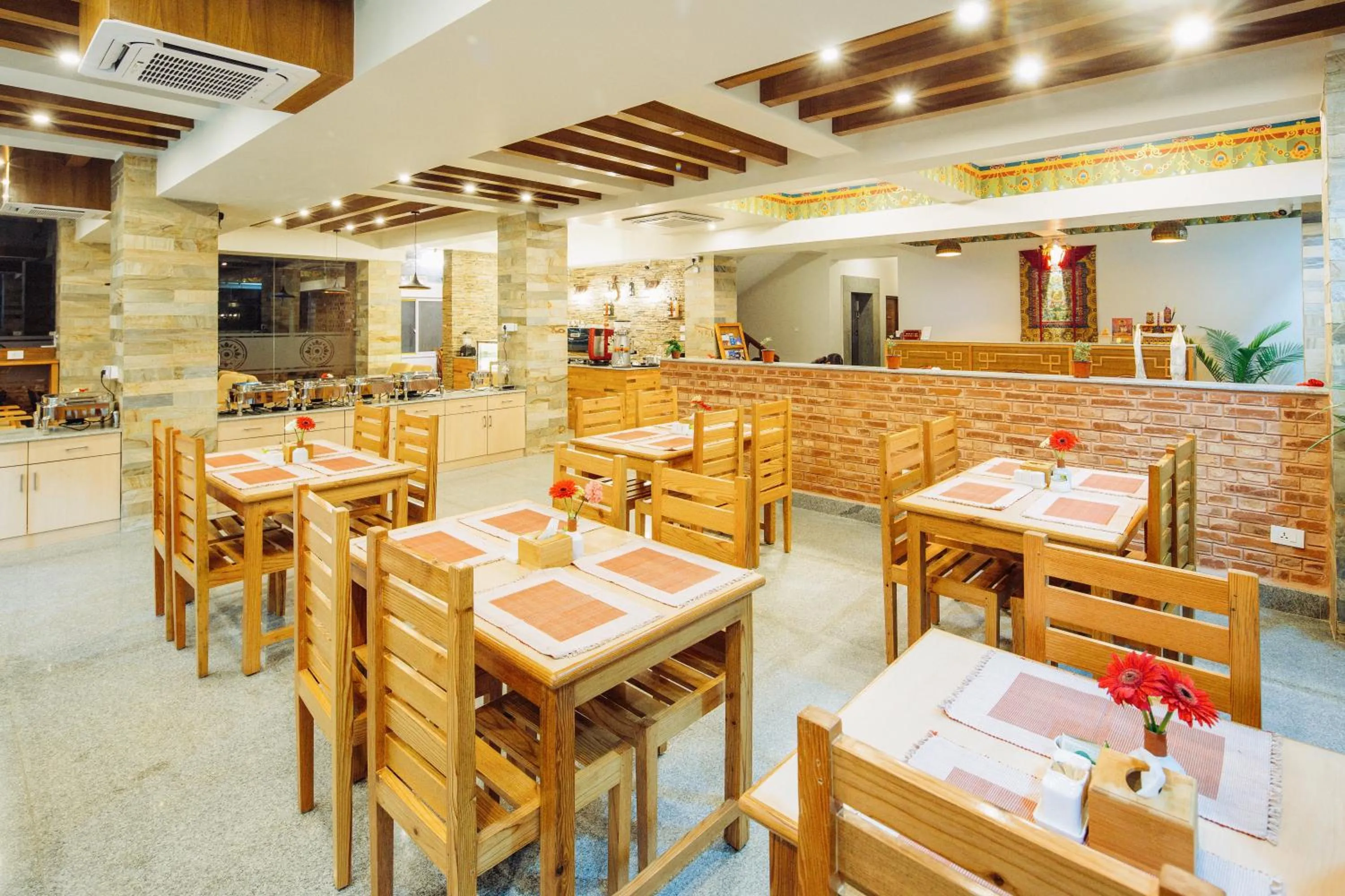 Restaurant/places to eat in Pema Boutique Hotel