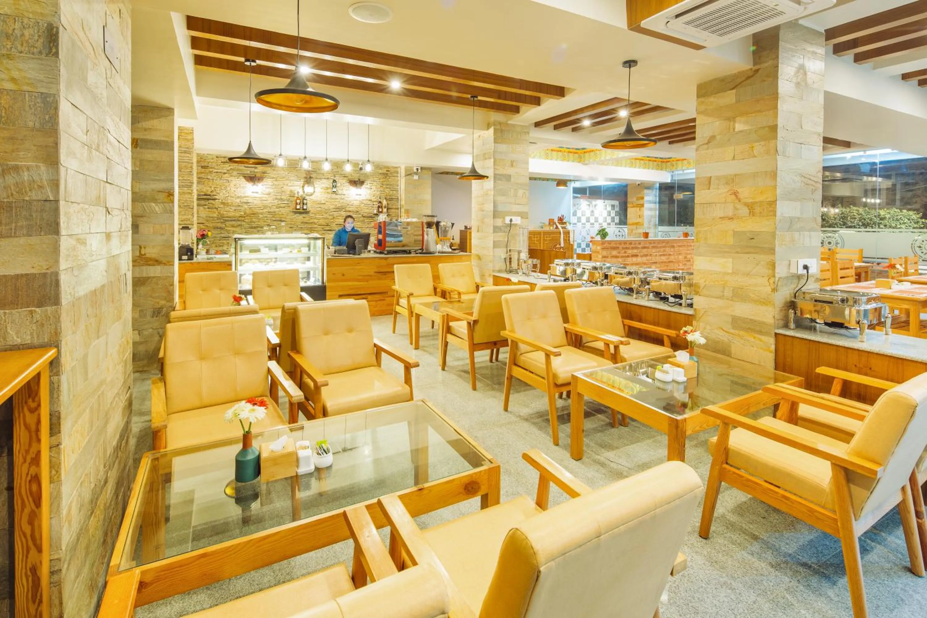 Restaurant/places to eat in Pema Boutique Hotel