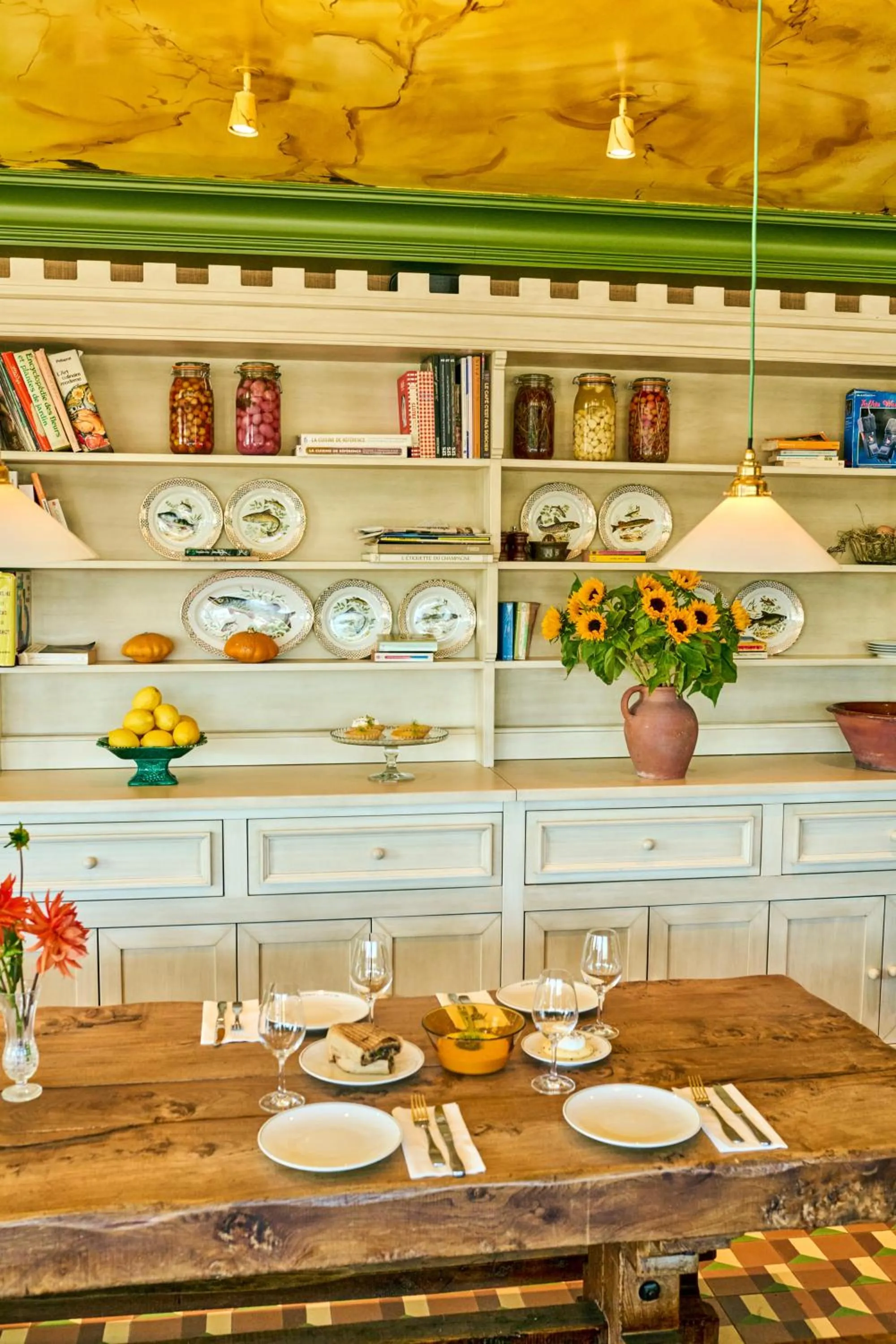 Restaurant/places to eat in Hôtel Les Deux Gares & Spa