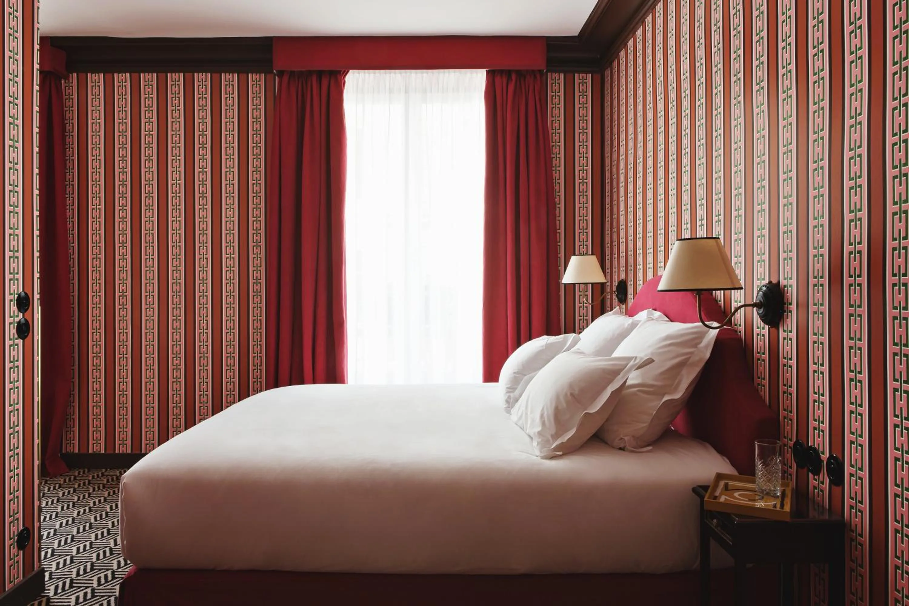 Bedroom, Bed in Hôtel Les Deux Gares & Spa