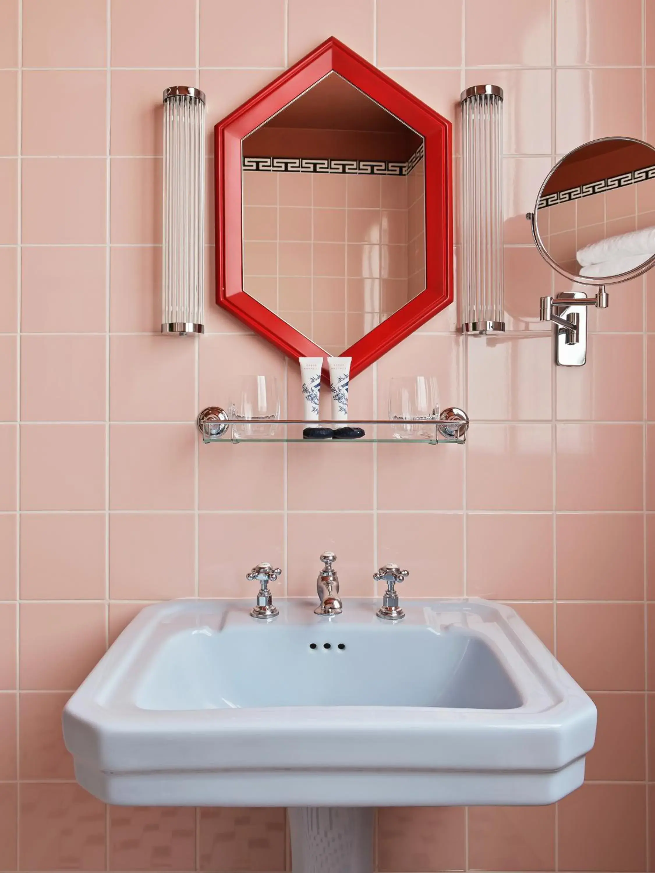 Standard Double Room in Hôtel Les Deux Gares & Spa Standard Double Room in Hôtel Les Deux Gares & Spa