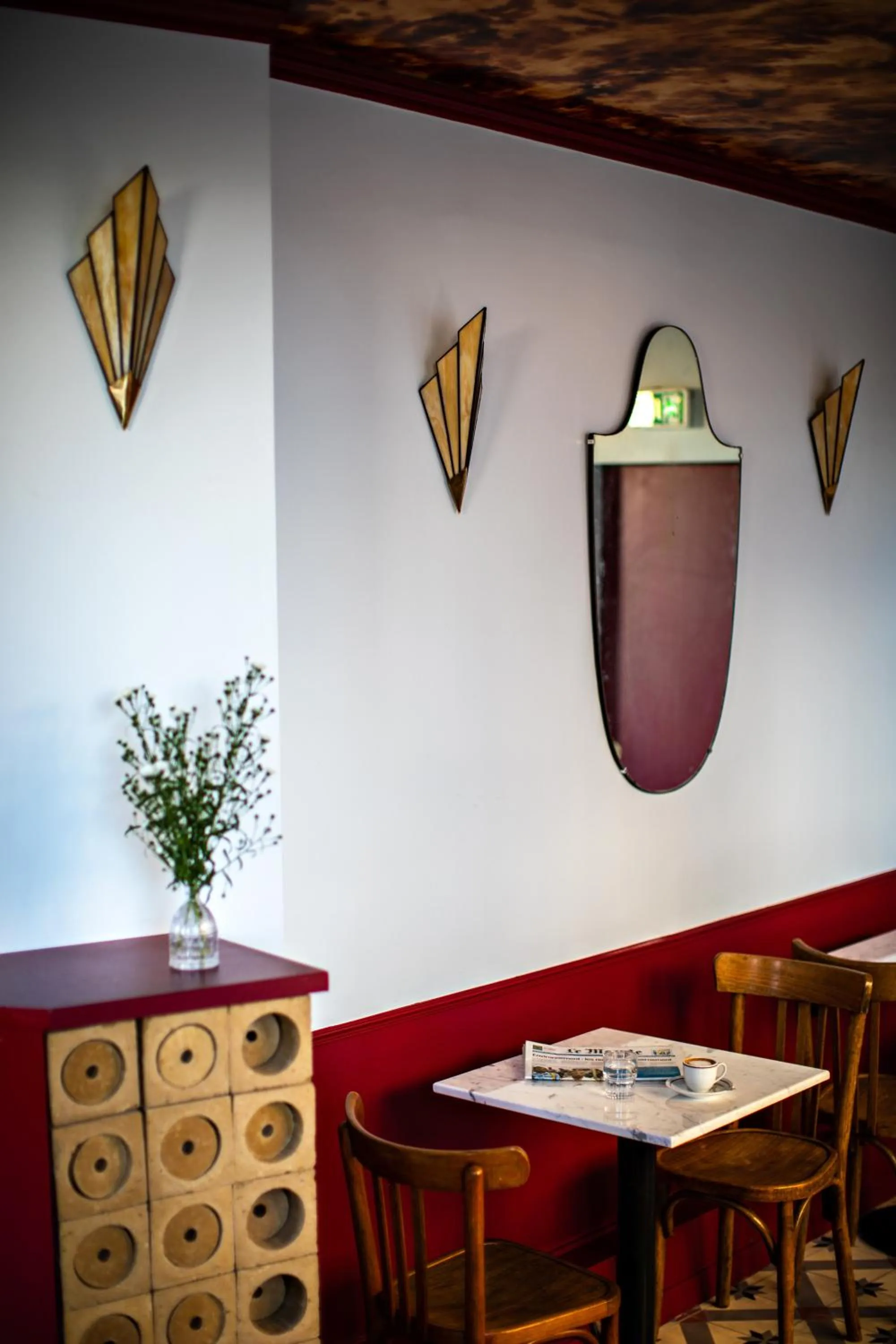 Restaurant/places to eat in Hôtel Les Deux Gares & Spa