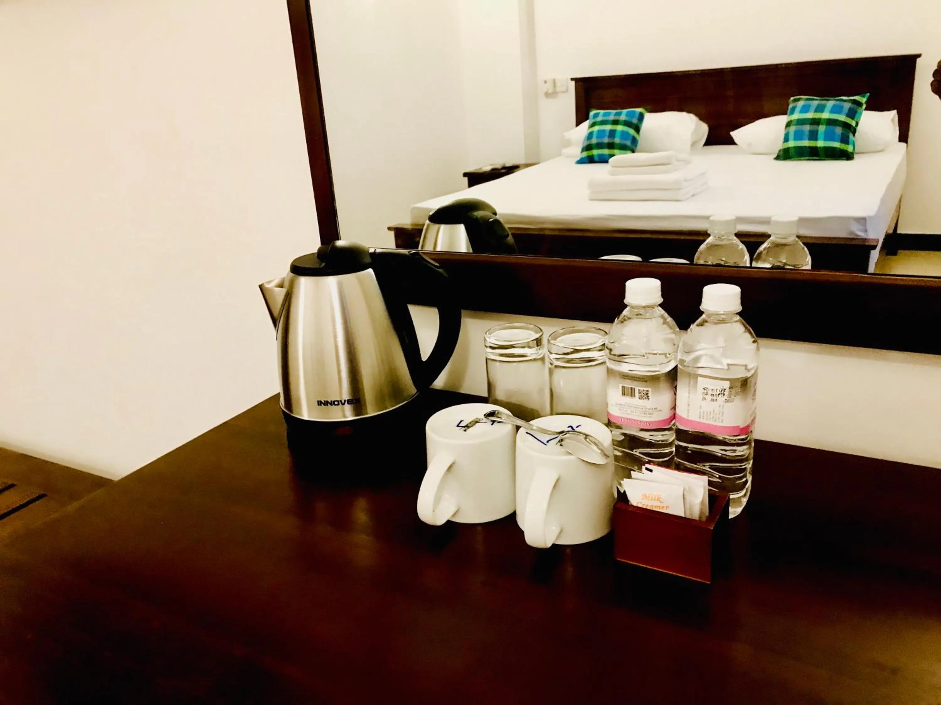 Coffee/tea facilities, Bed in Ravan Resort Tangalle