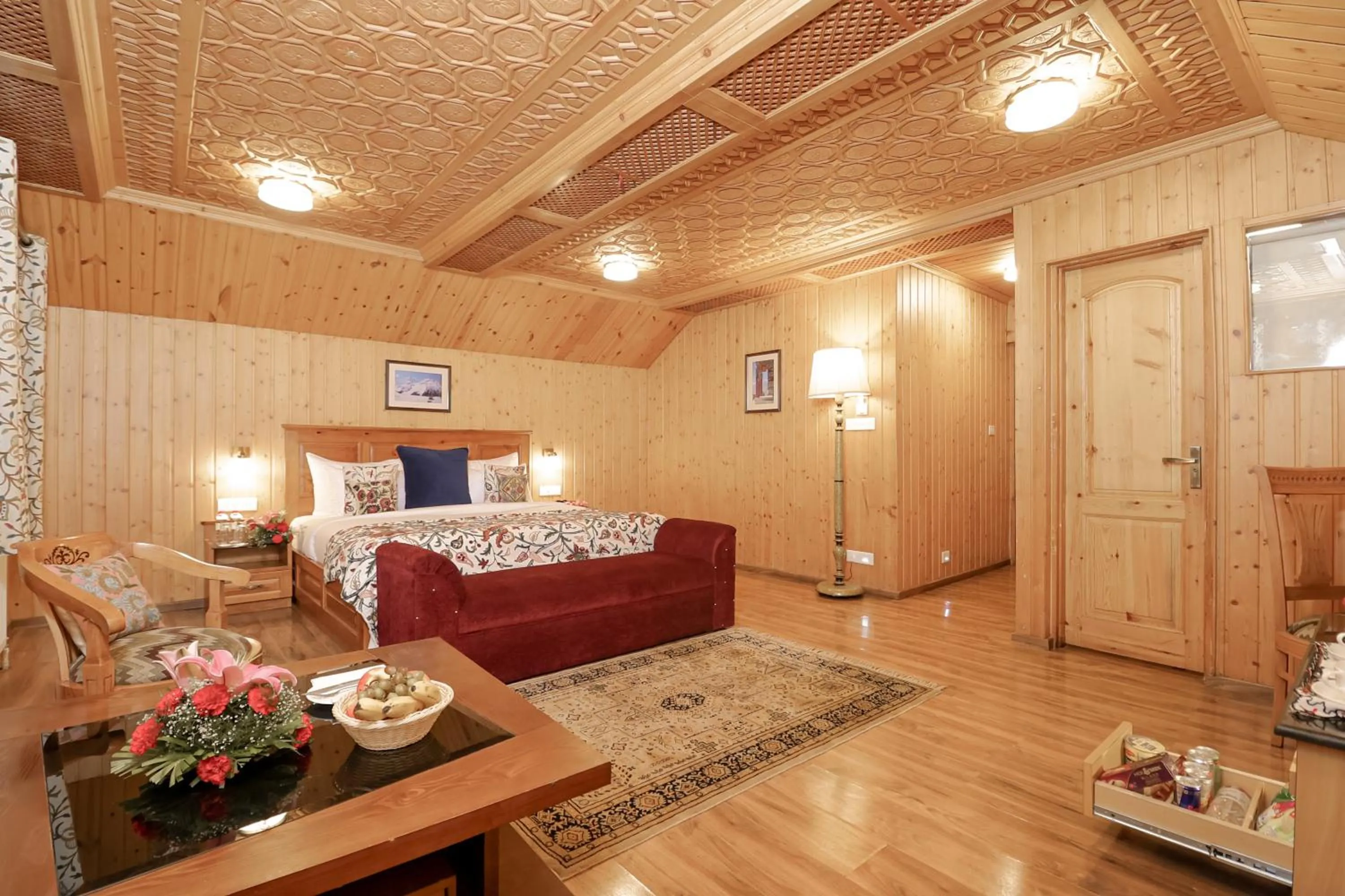 Bedroom, Bed in Shaw Inn by Stay Pattern