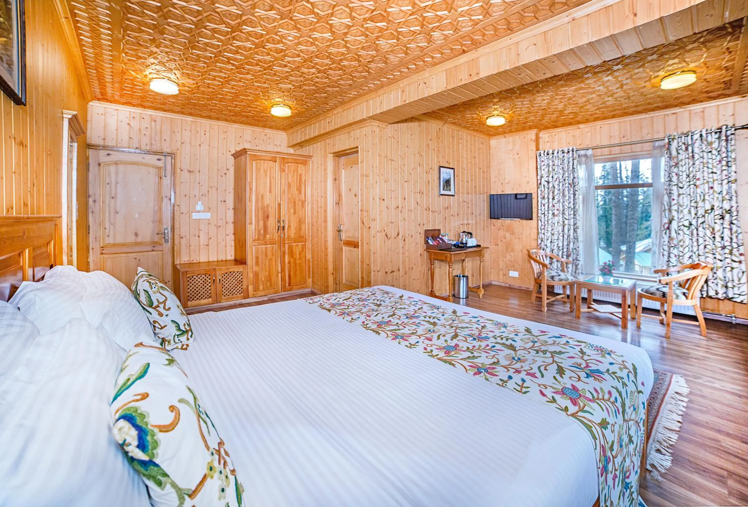 Photo of the whole room, Bed in Shaw Inn by Stay Pattern