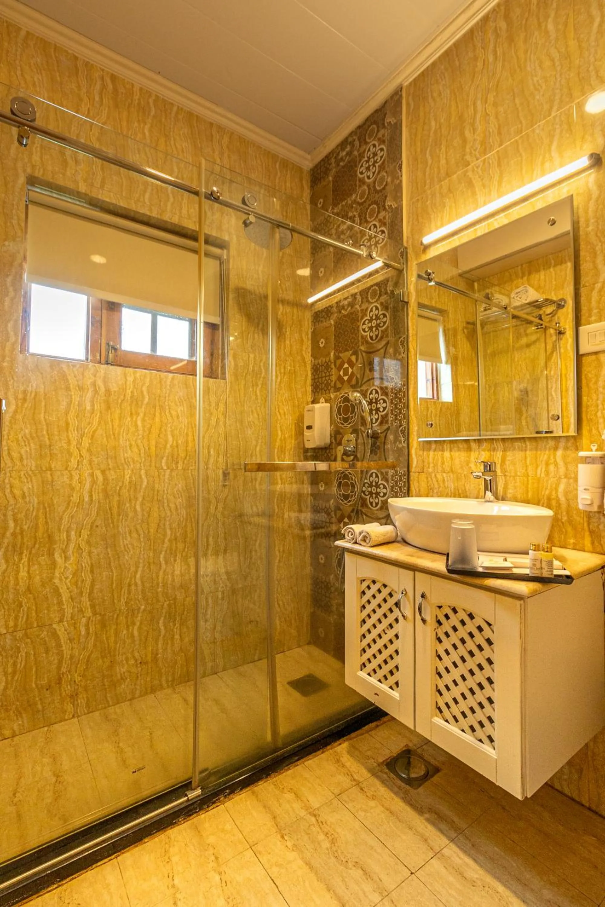 Bathroom in Shaw Inn by Stay Pattern