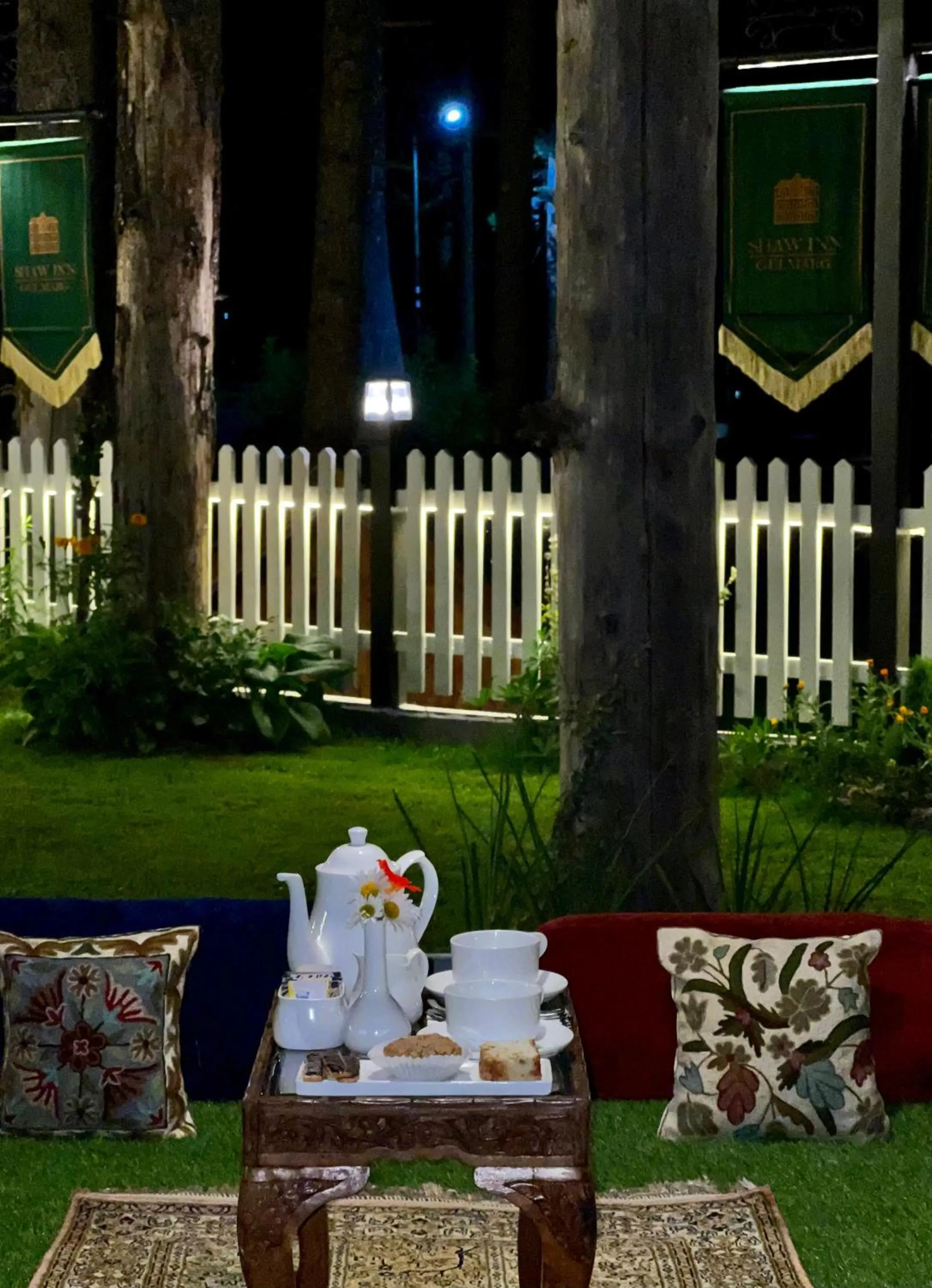 Garden view in Shaw Inn by Stay Pattern