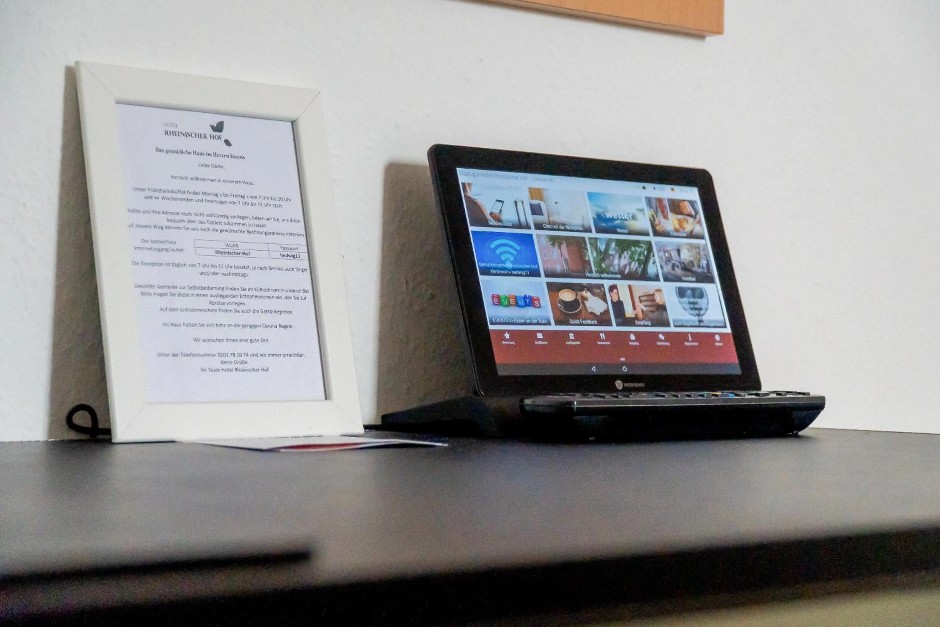 TV and multimedia in Stadt-gut-Hotel Rheinischer Hof