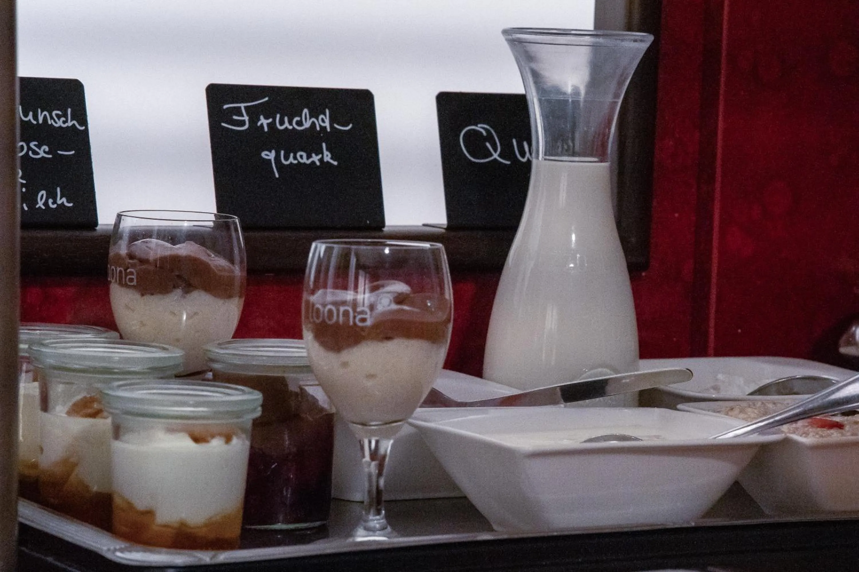 Buffet breakfast in Stadt-gut-Hotel Rheinischer Hof