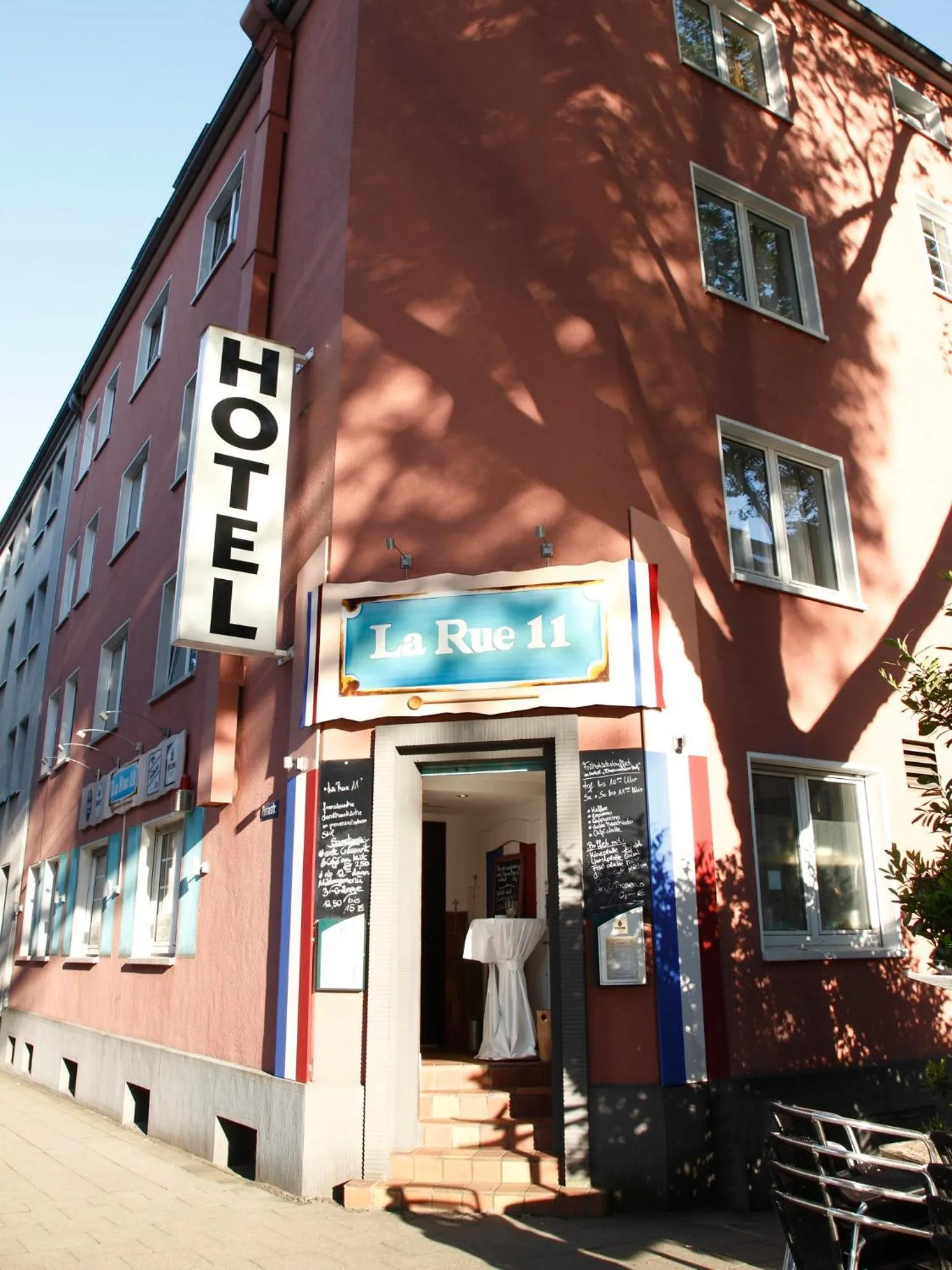 Property building in Stadt-gut-Hotel Rheinischer Hof