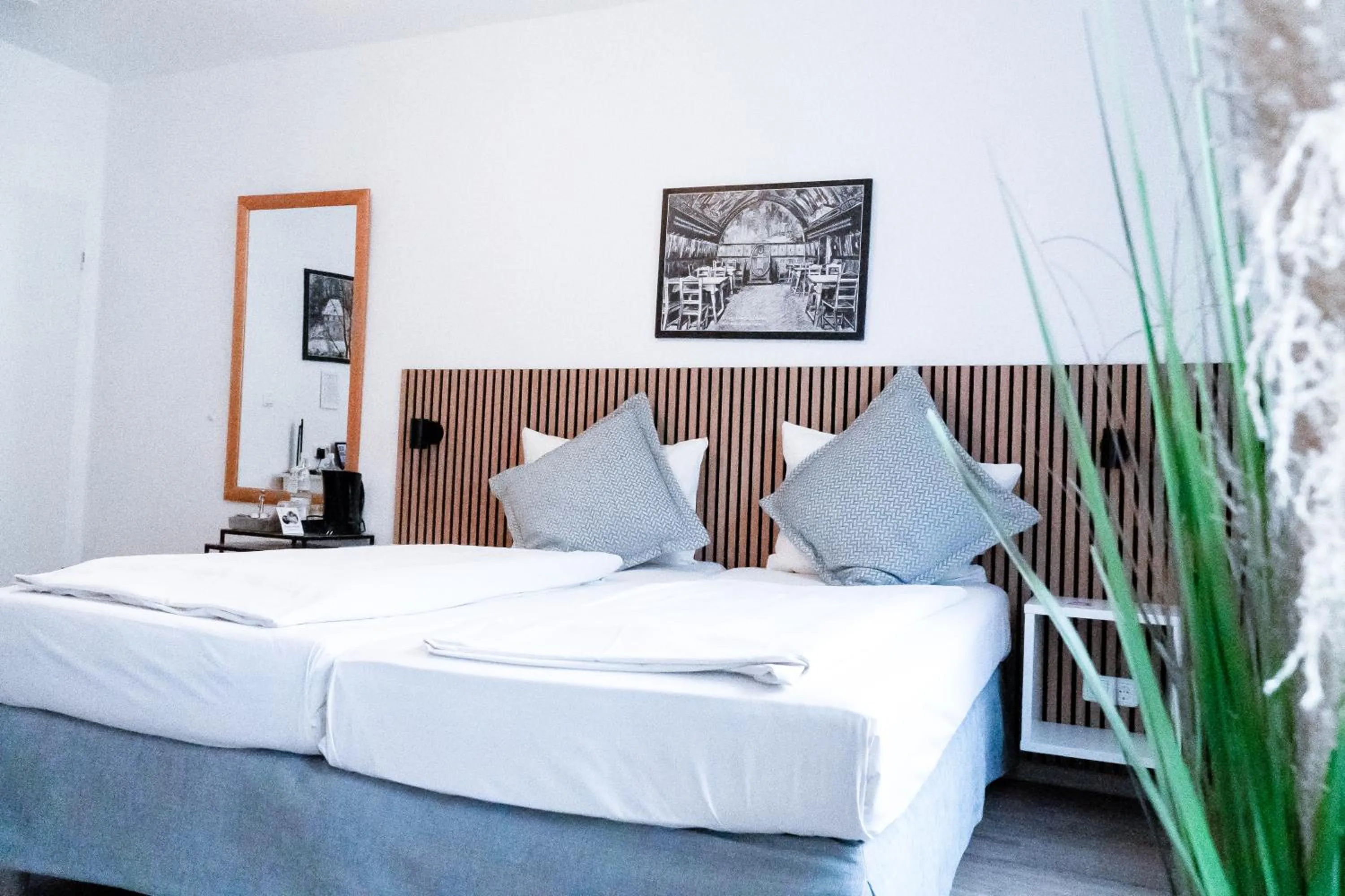 Bed in Stadt-gut-Hotel Rheinischer Hof