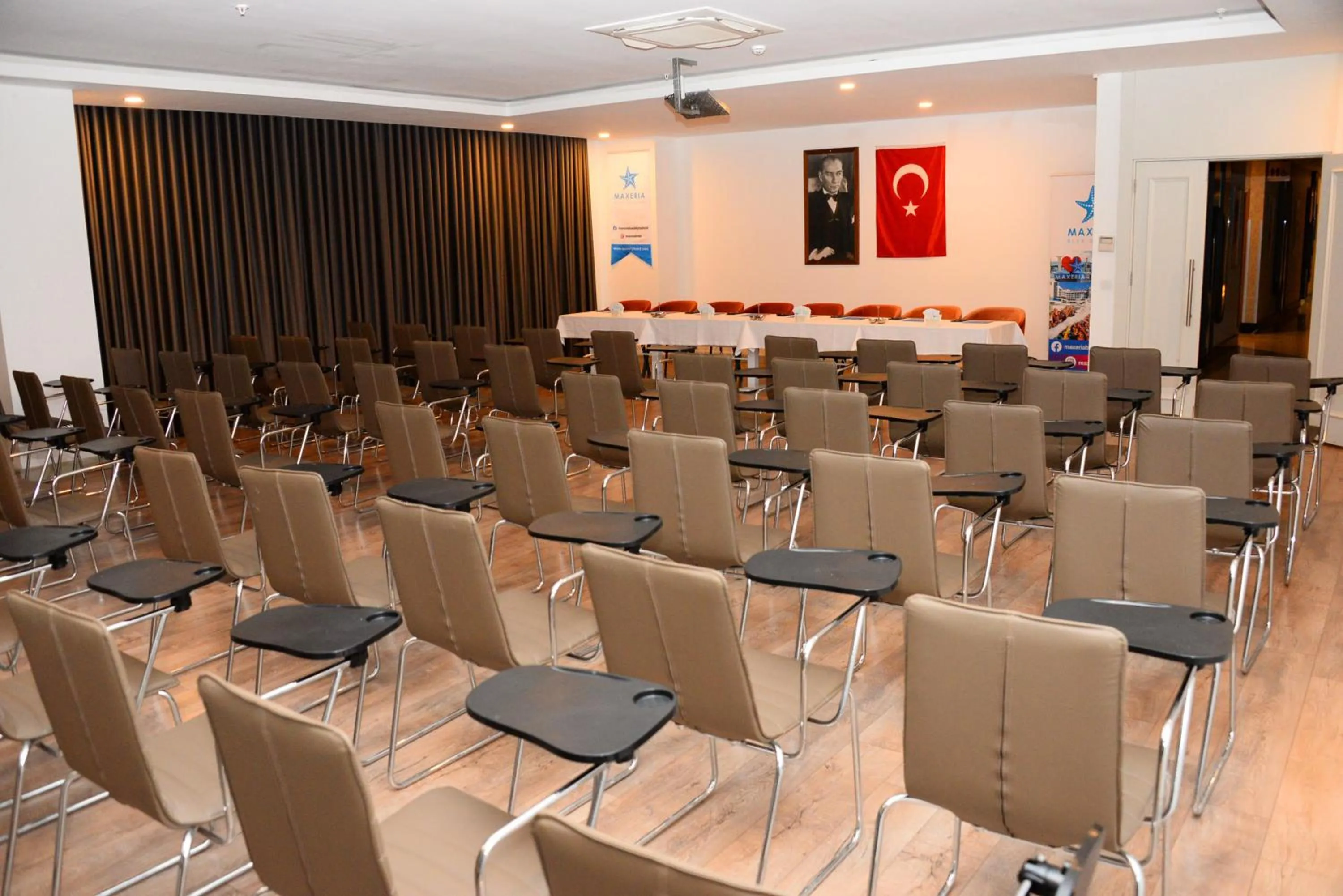 Seating area in Maxeria Blue Didyma