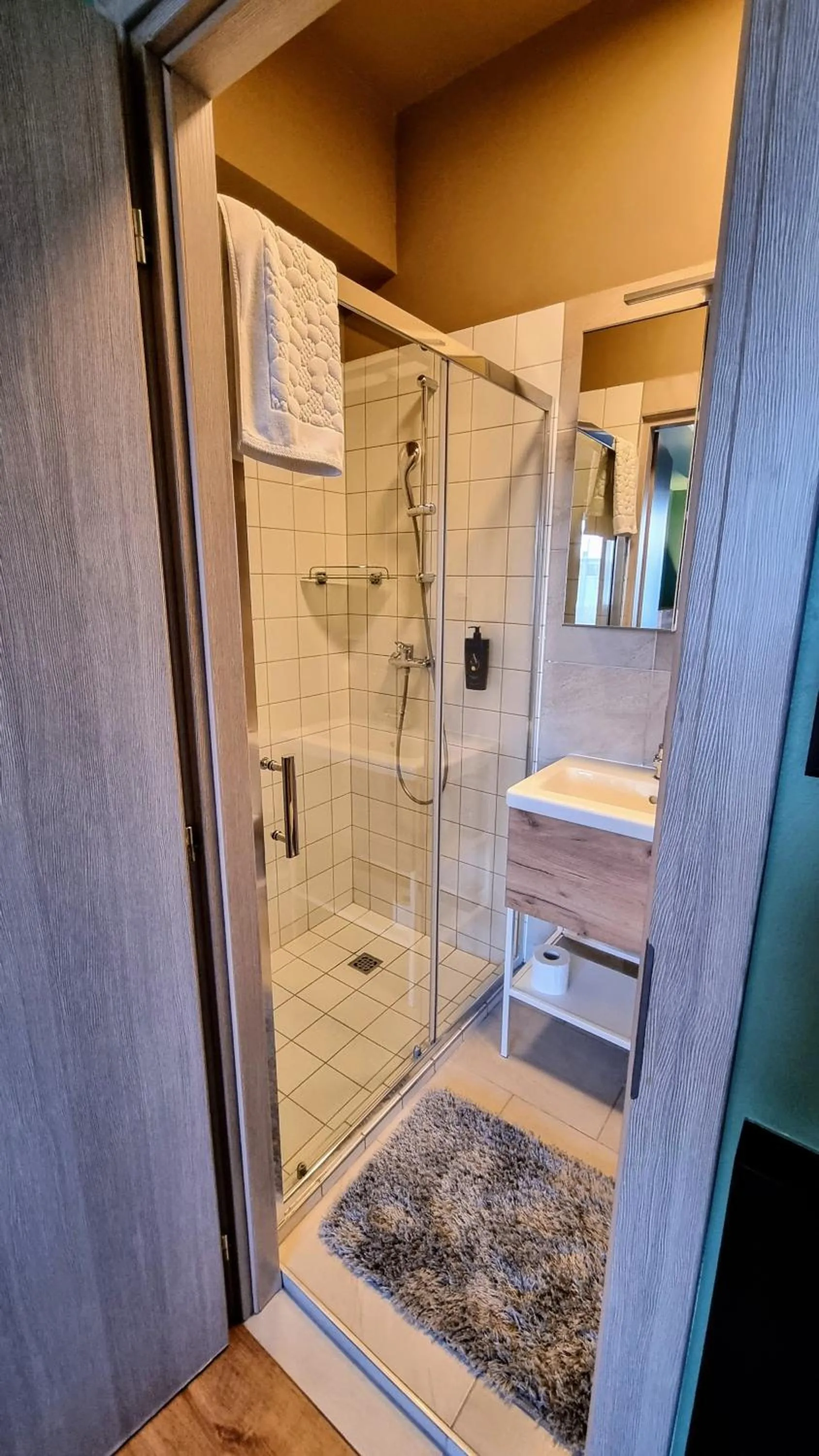 Shower in Boutique Hotel & Event Center