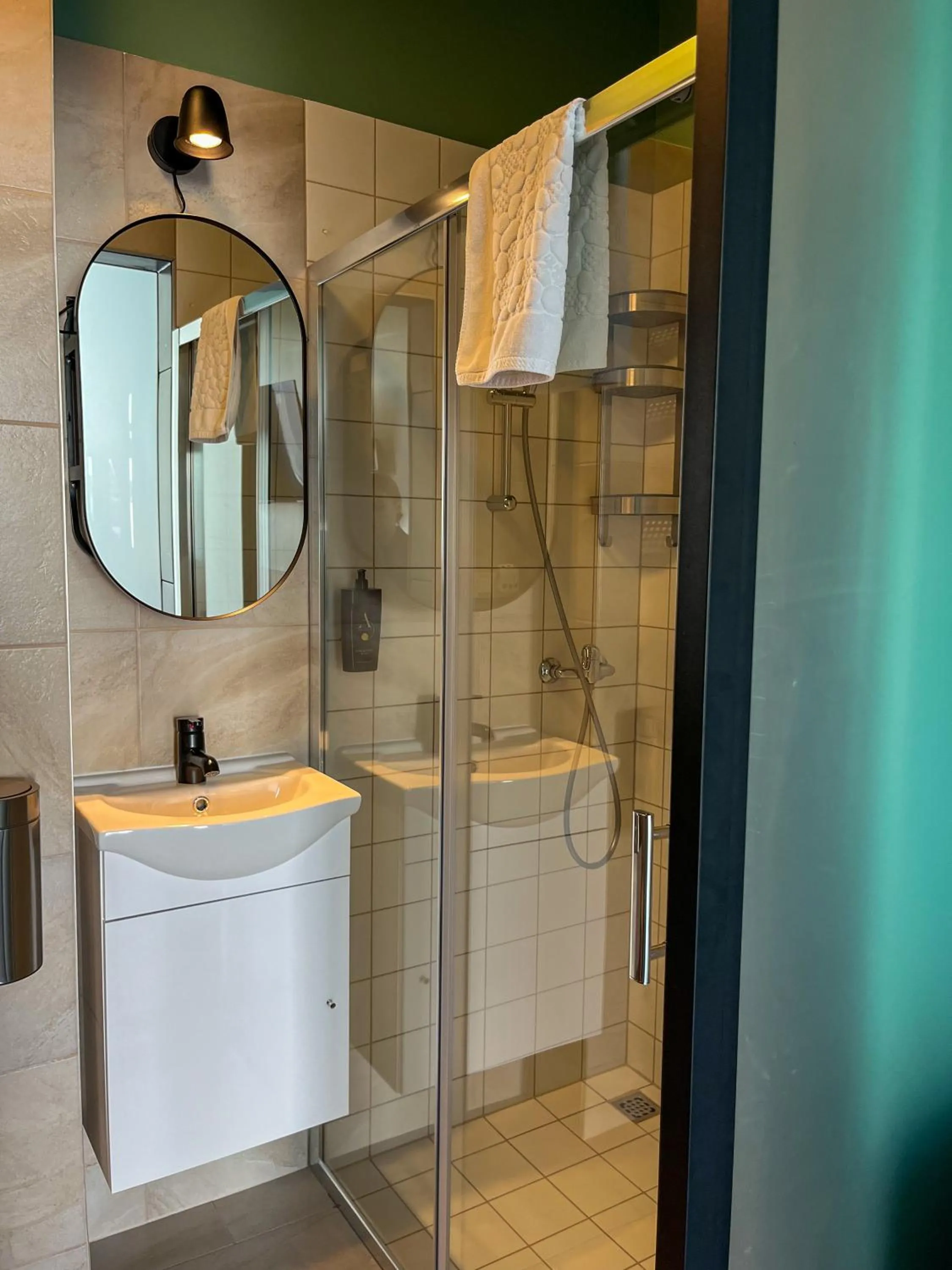 Shower in Boutique Hotel & Event Center