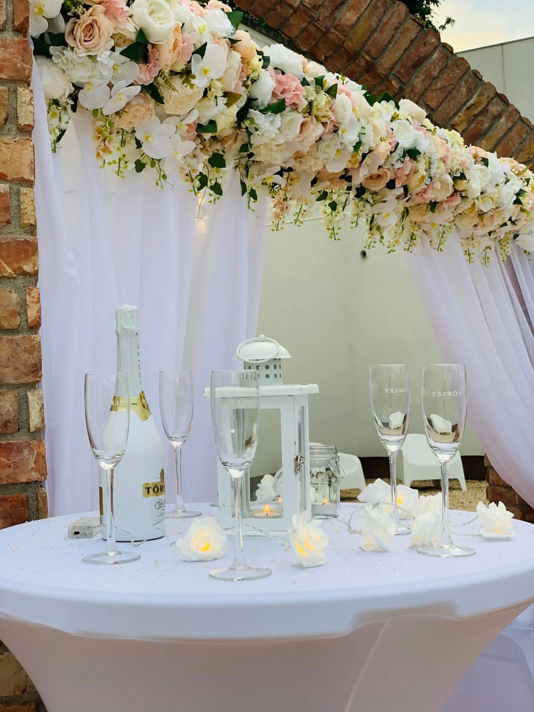 Food and drinks in Boutique Hotel & Event Center