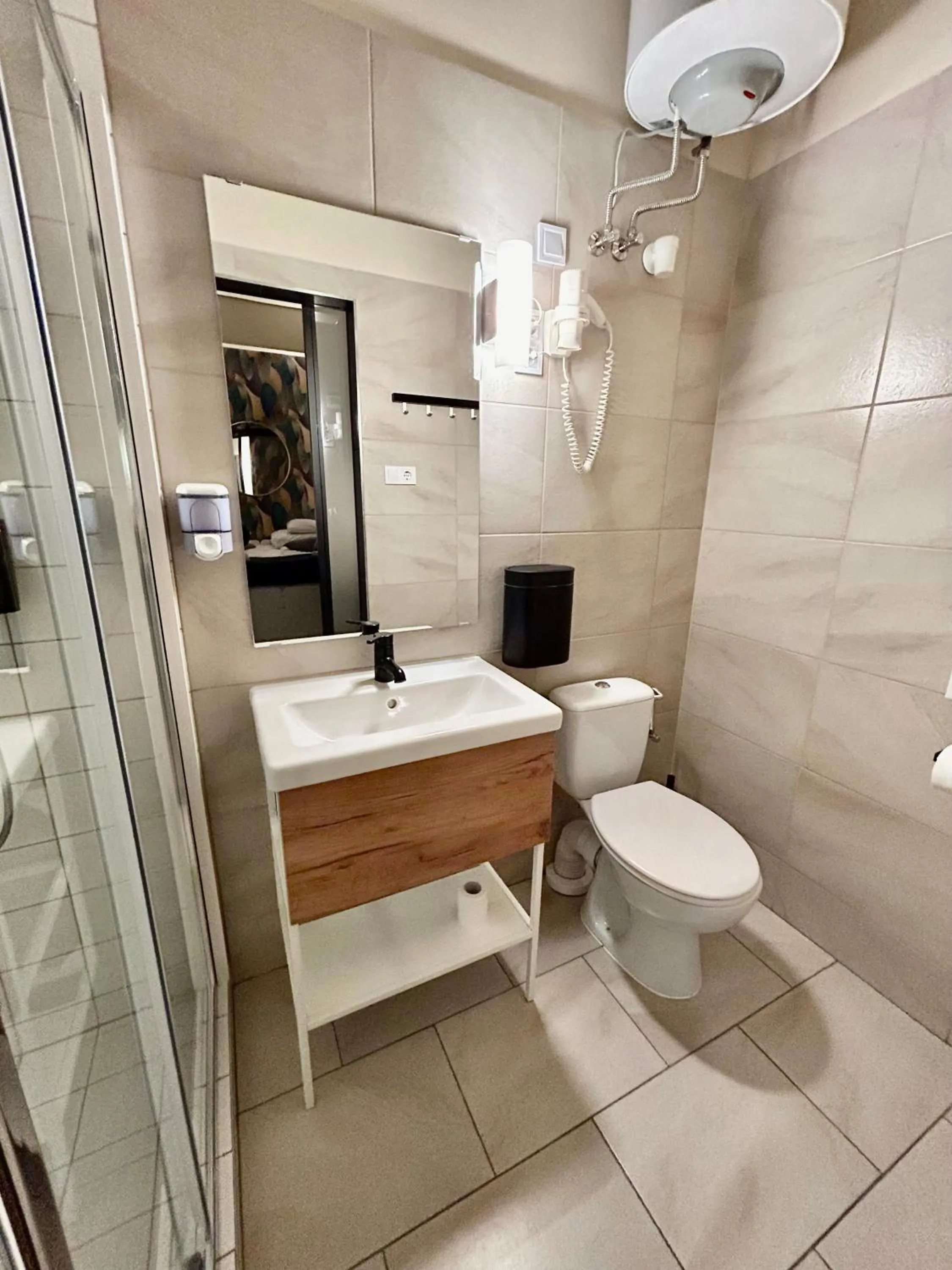 Shower in Boutique Hotel & Event Center