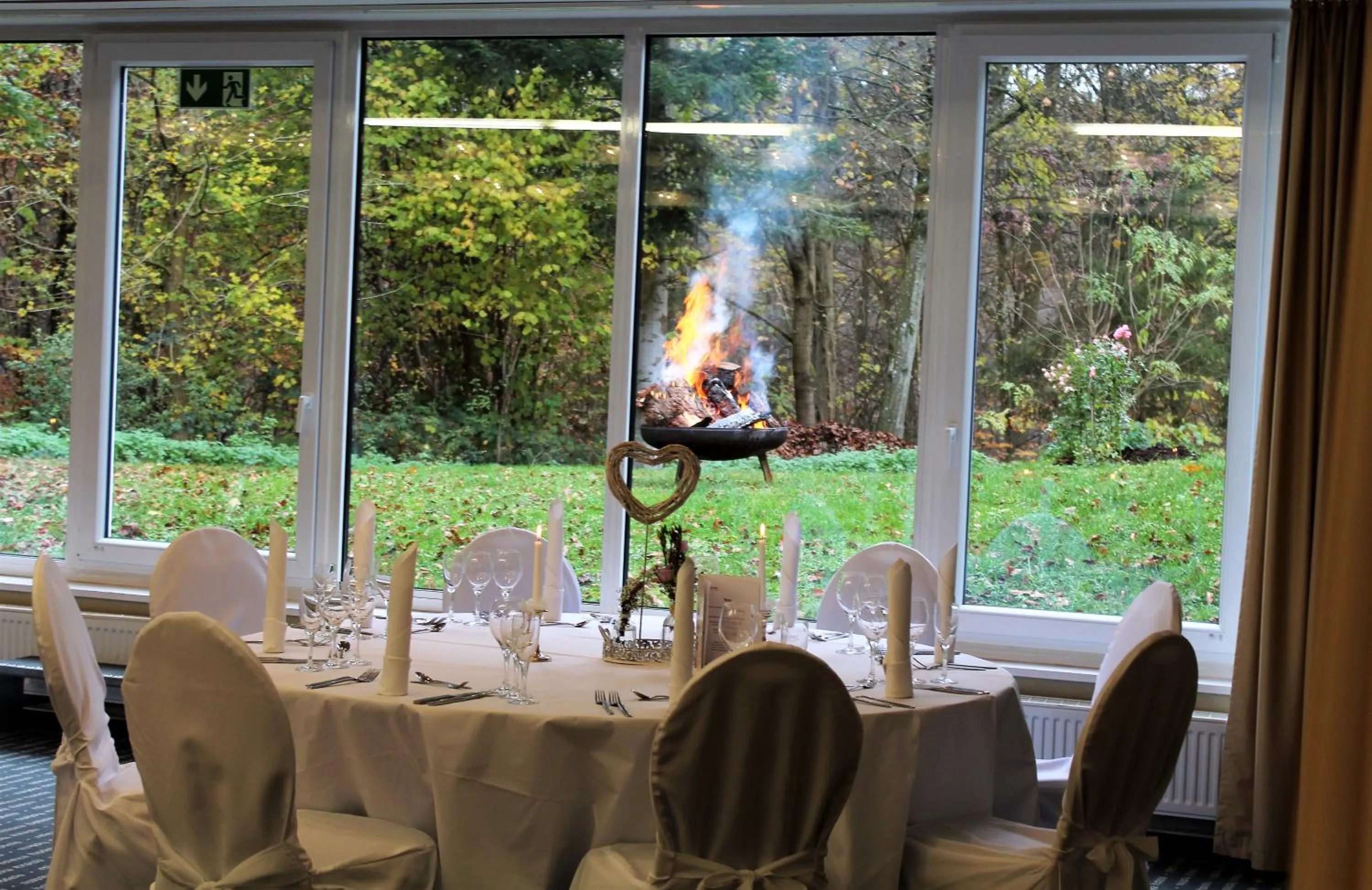 Restaurant/places to eat in relexa hotel Schatten Stuttgart