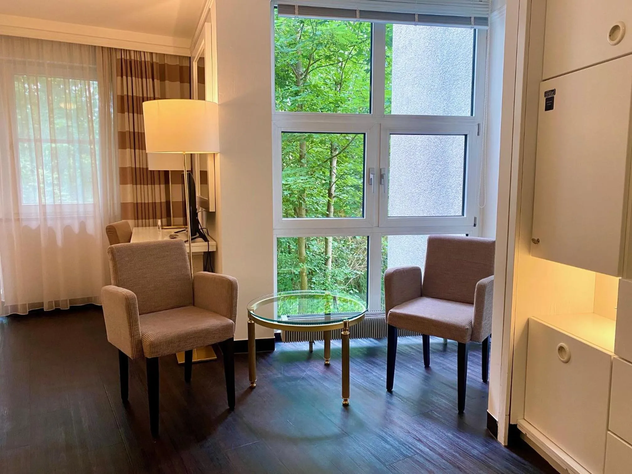 Seating area in relexa hotel Schatten Stuttgart