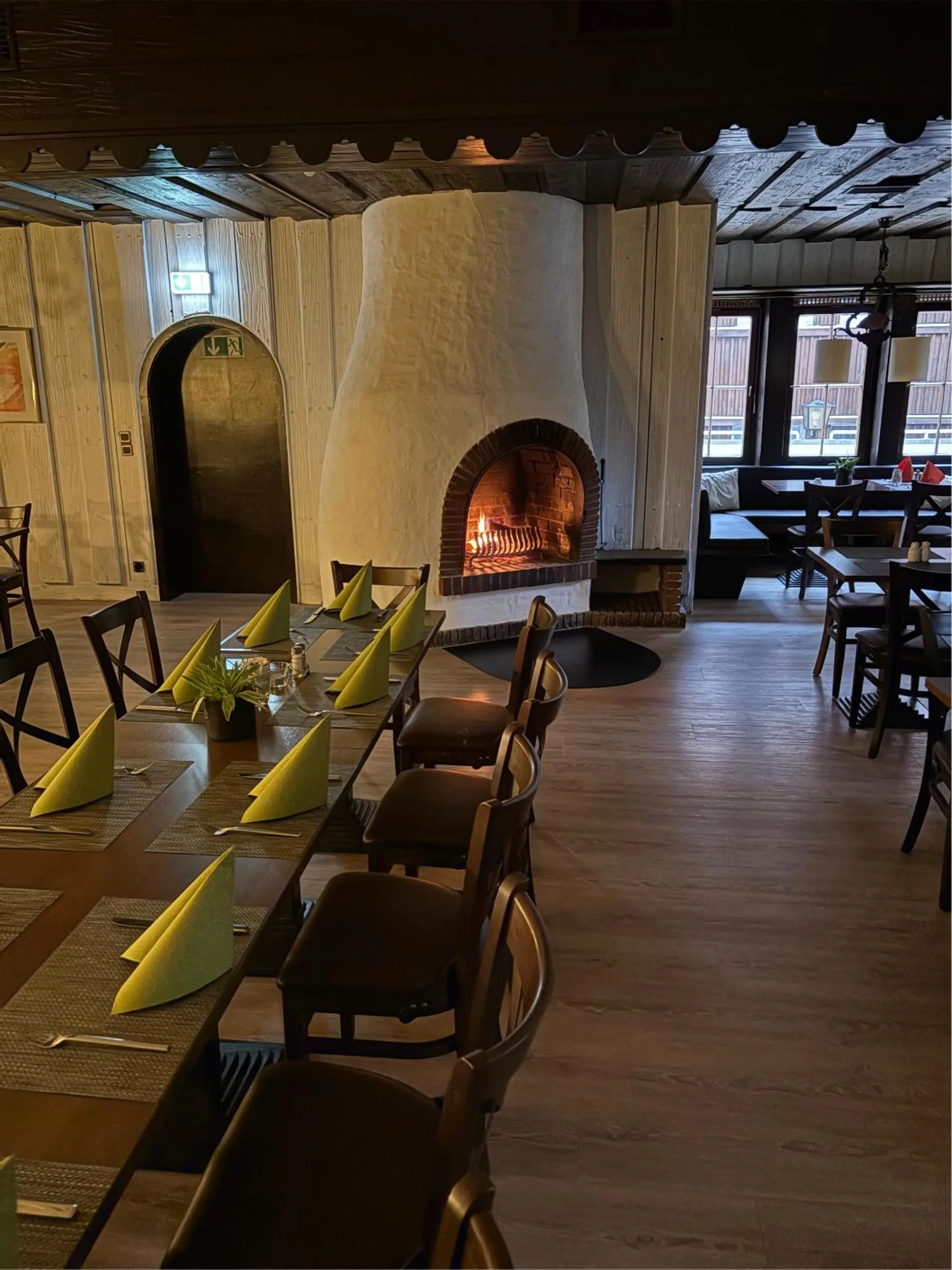 Restaurant/places to eat in relexa hotel Schatten Stuttgart