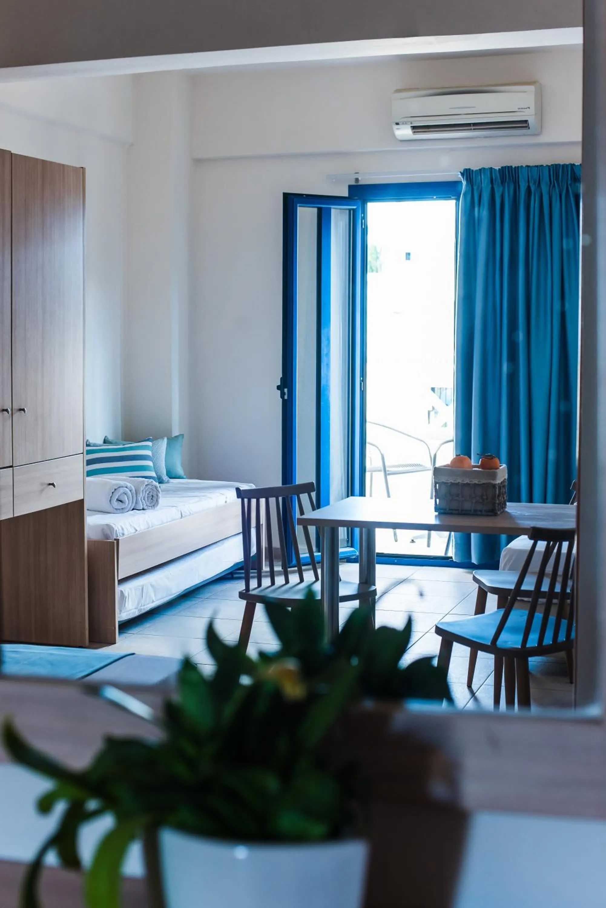 Dining area, Bed in Ilios Malia Hotel Resort