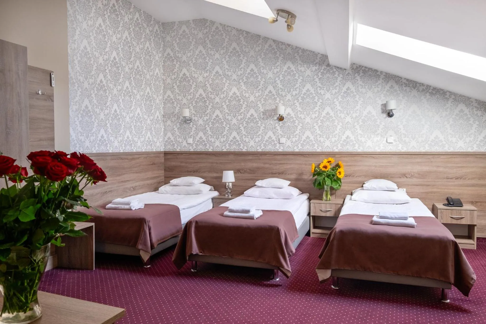 Bed in Hotel Maximum