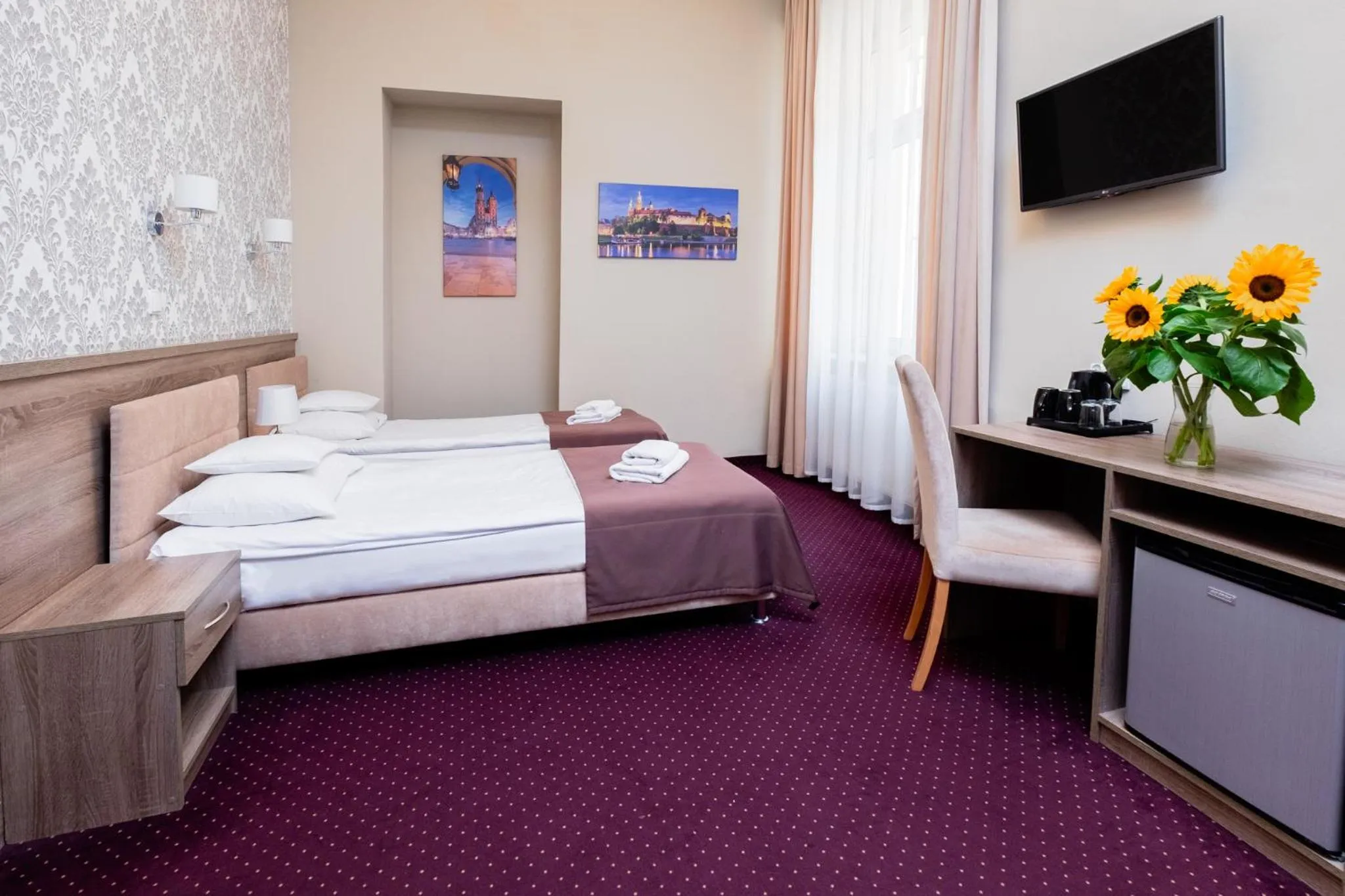 Bed in Hotel Maximum