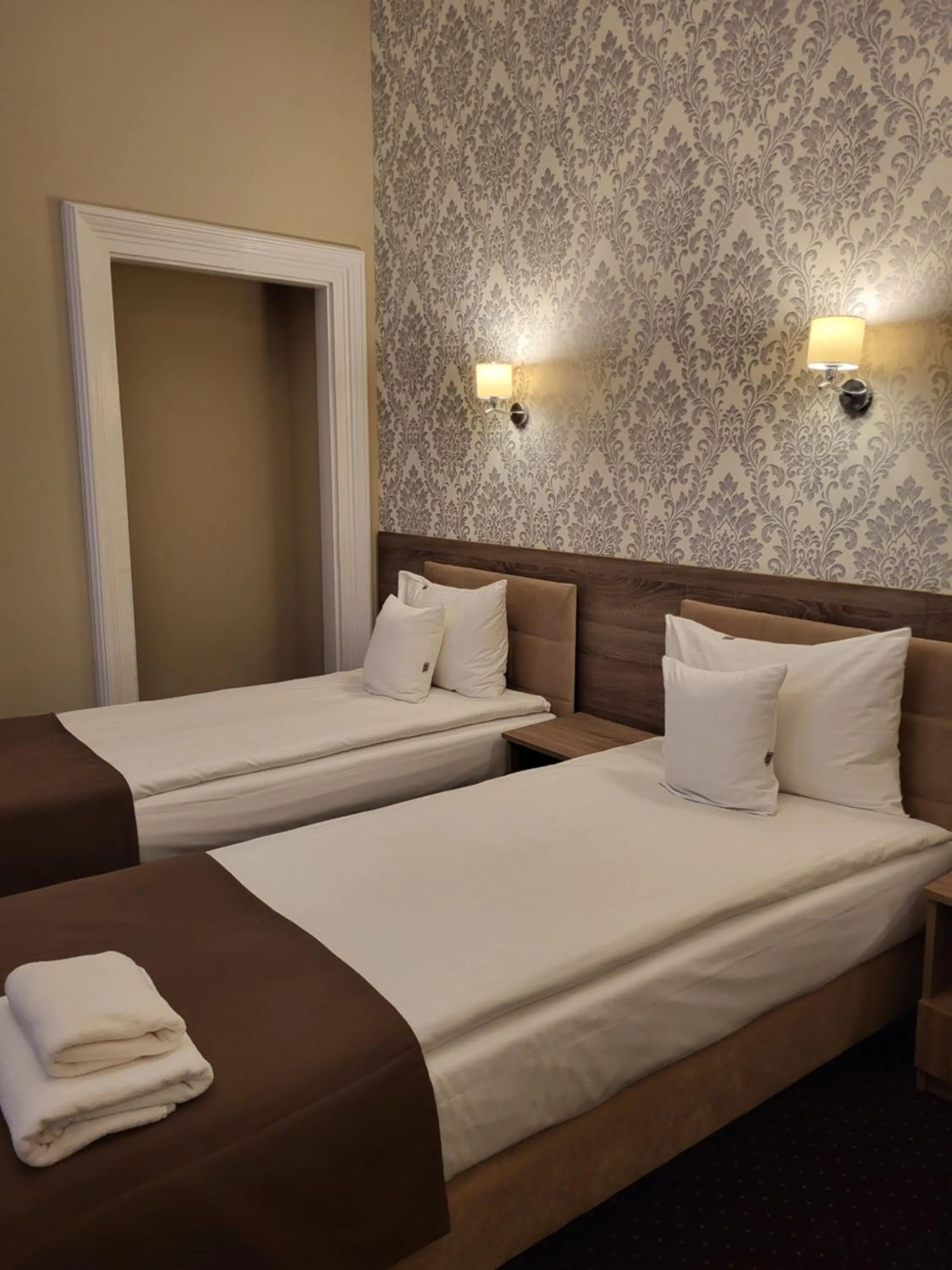 Bed in Hotel Maximum