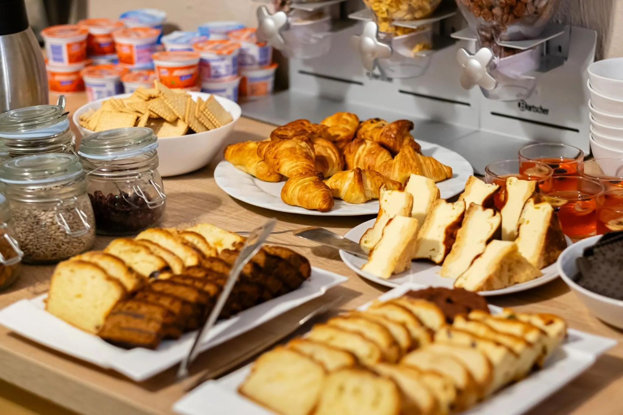 Breakfast in Hotel Maximum