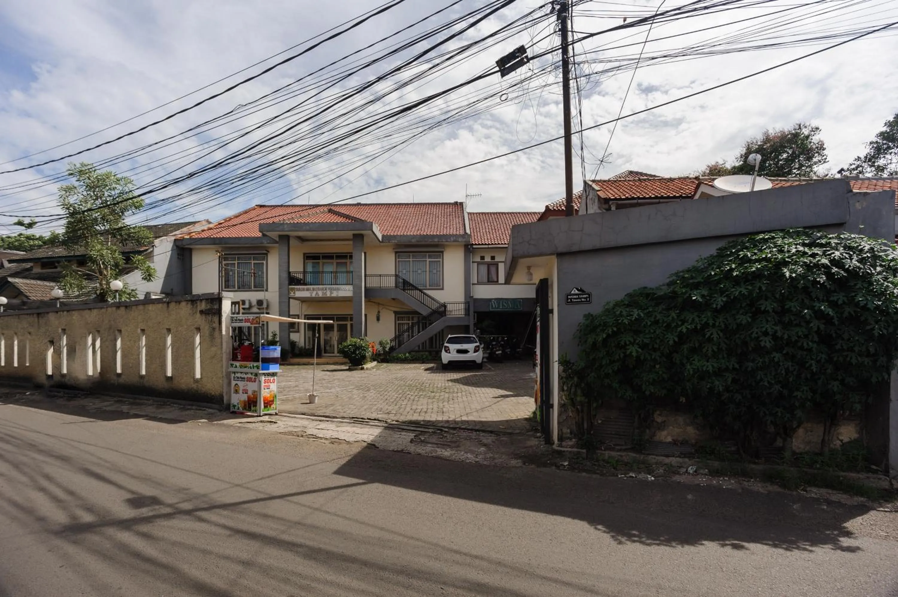 Property building in RedDoorz syariah near AEON Mall Tanjung Barat