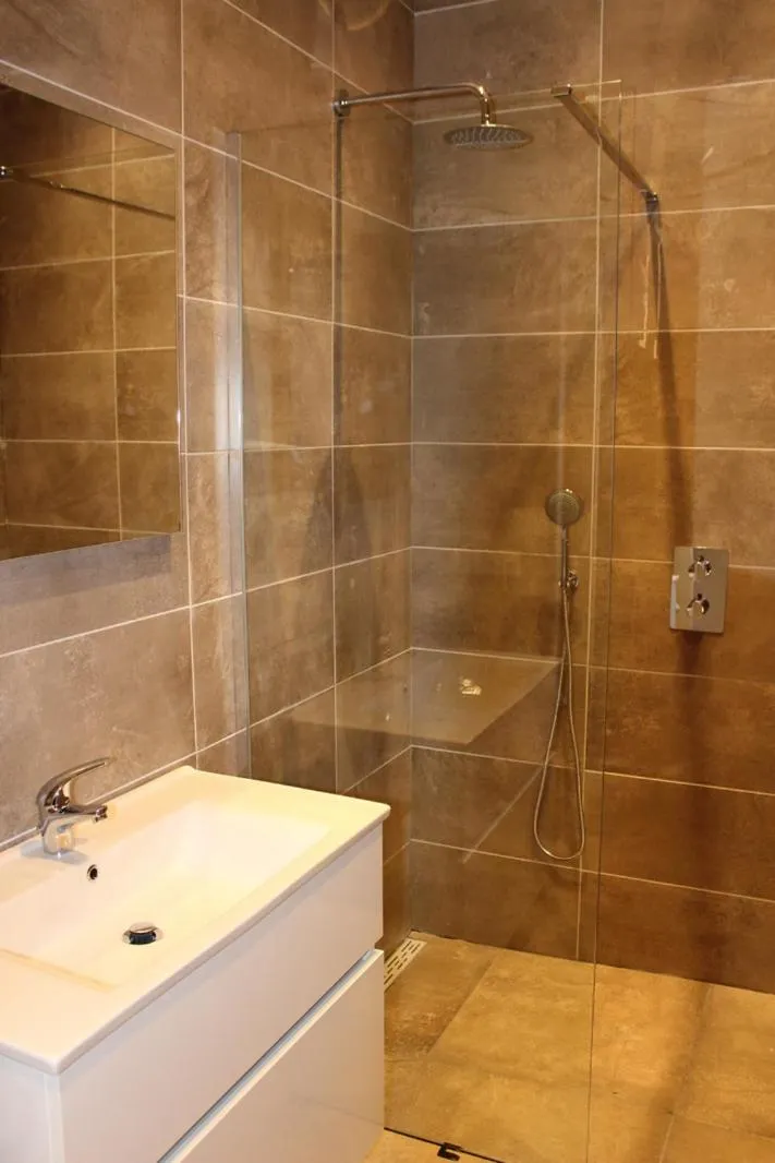 Shower in Veldzicht Metslawier