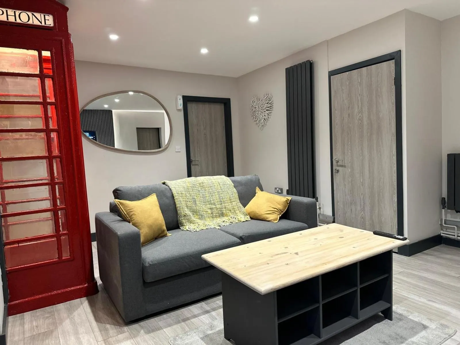 Communal lounge/ TV room in 6Adelphi