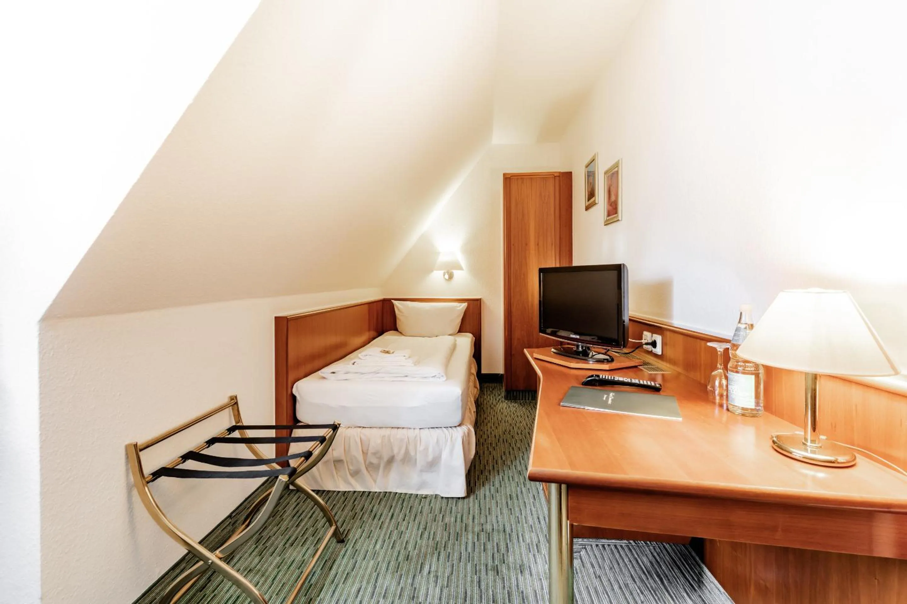 Bedroom, Bed in Hotel Domschatz