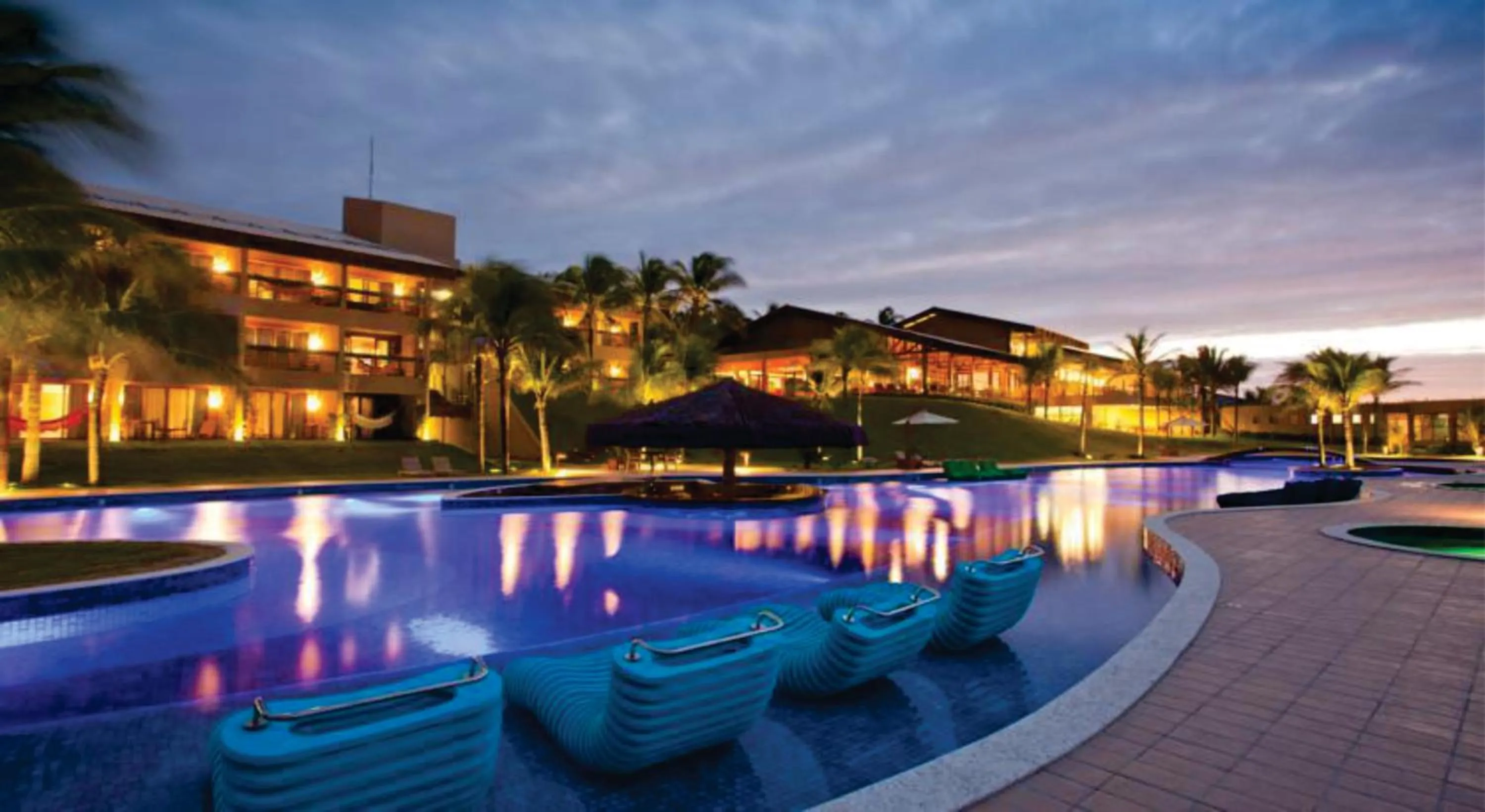 Swimming pool in Manhattan Beach Riviera
