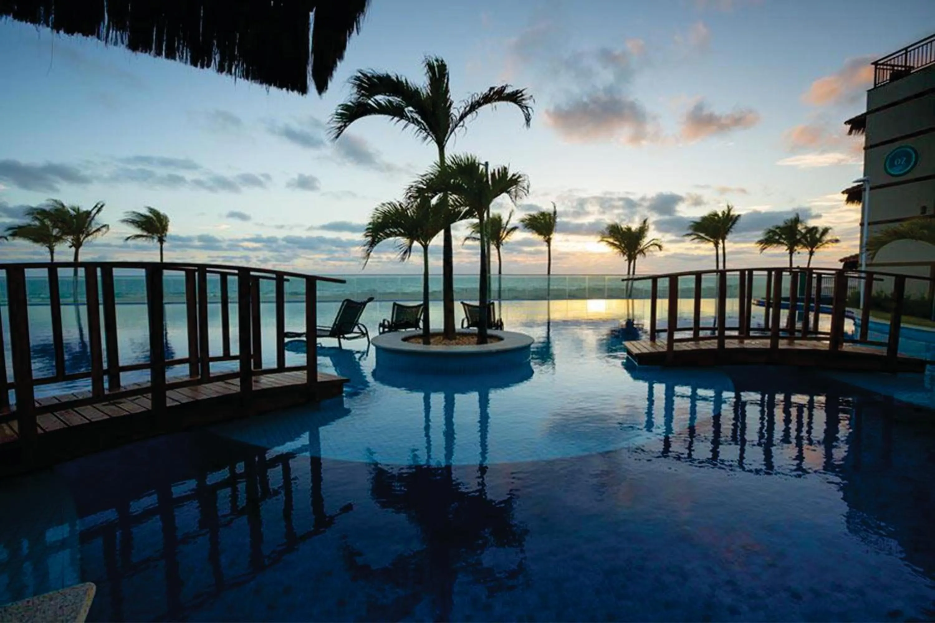 Swimming pool in Manhattan Beach Riviera
