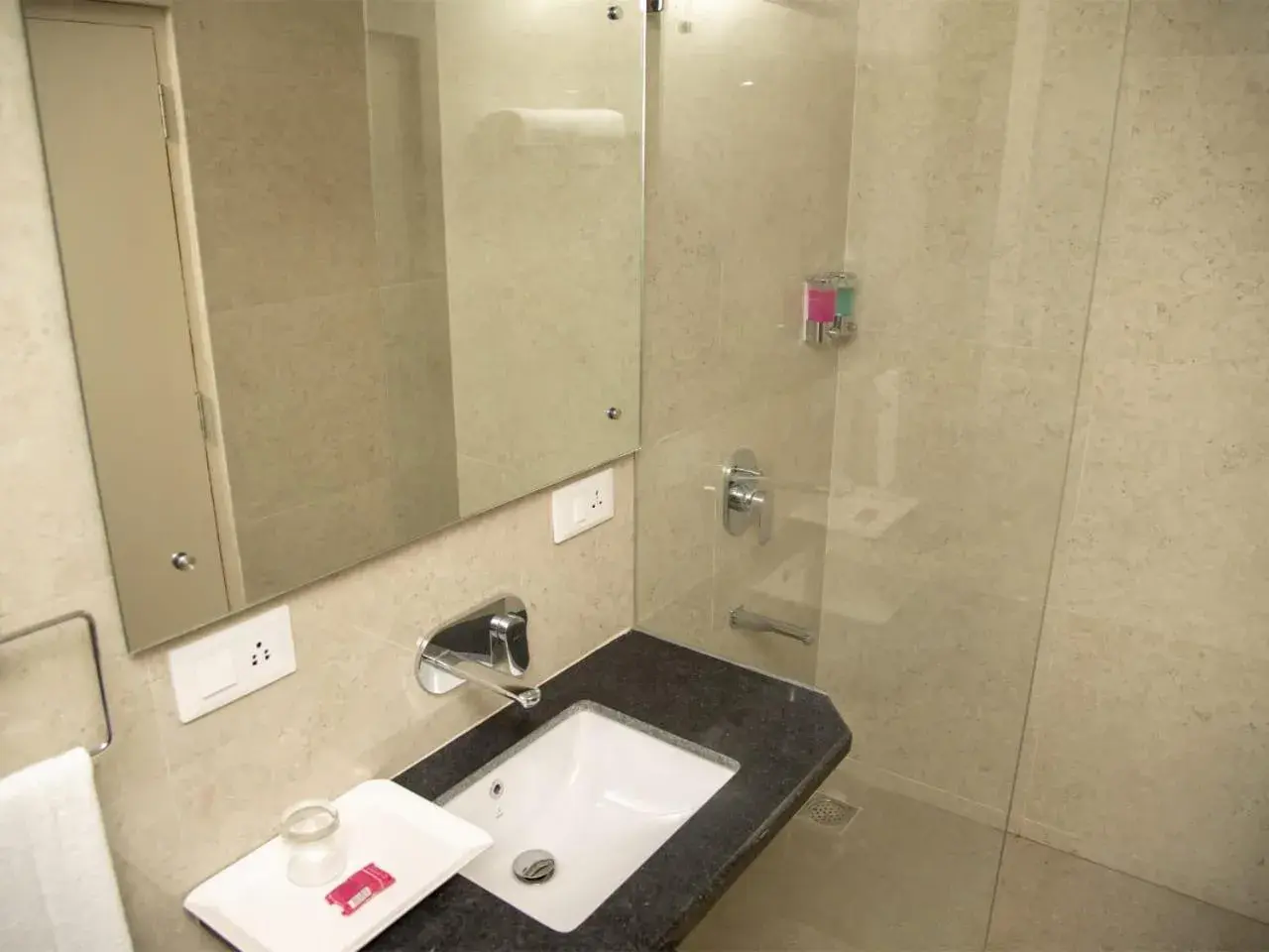 Deluxe Room - single occupancy in Hotel Ballerina Deluxe Room - single occupancy in Hotel Ballerina