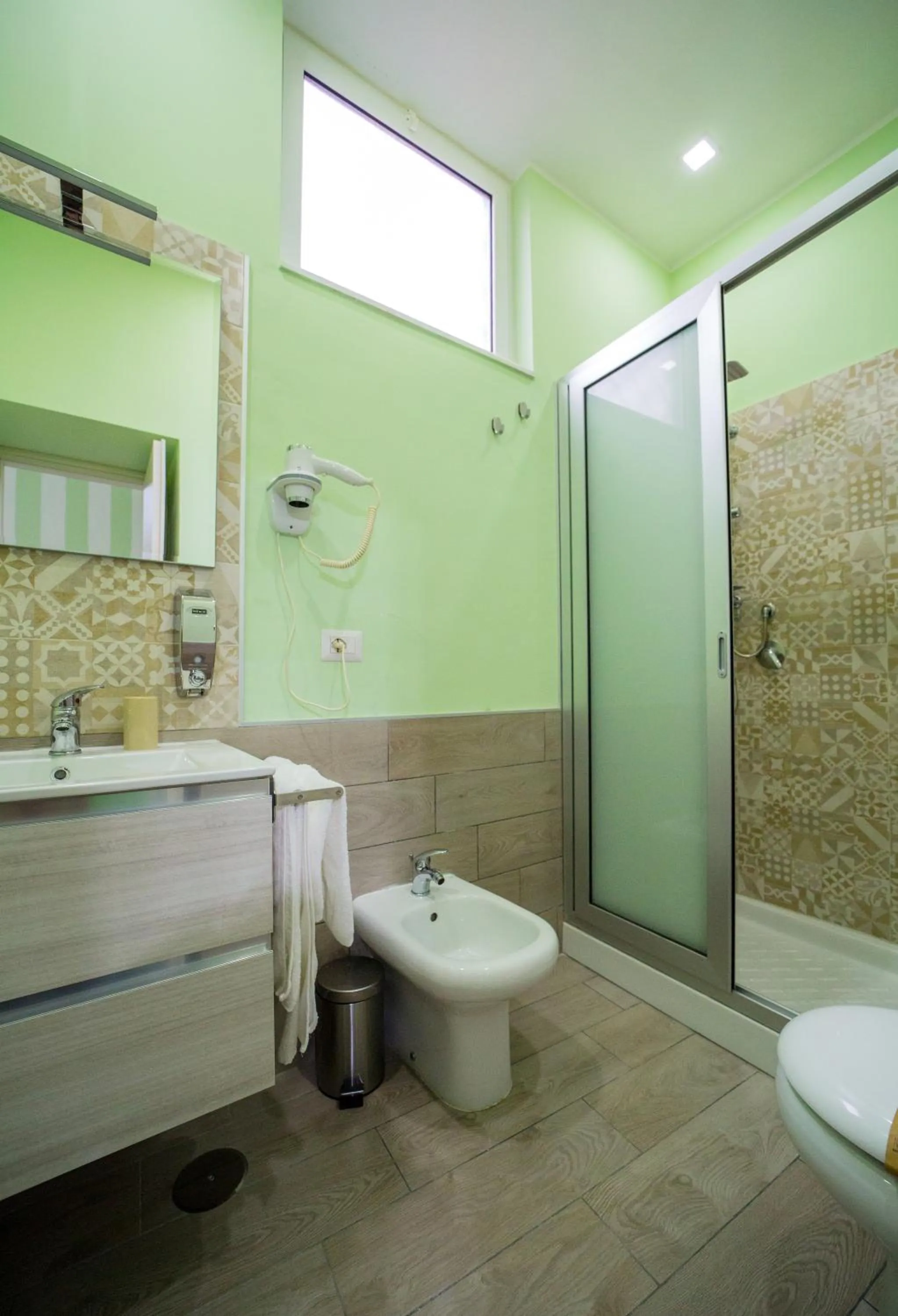 Shower in Binario176