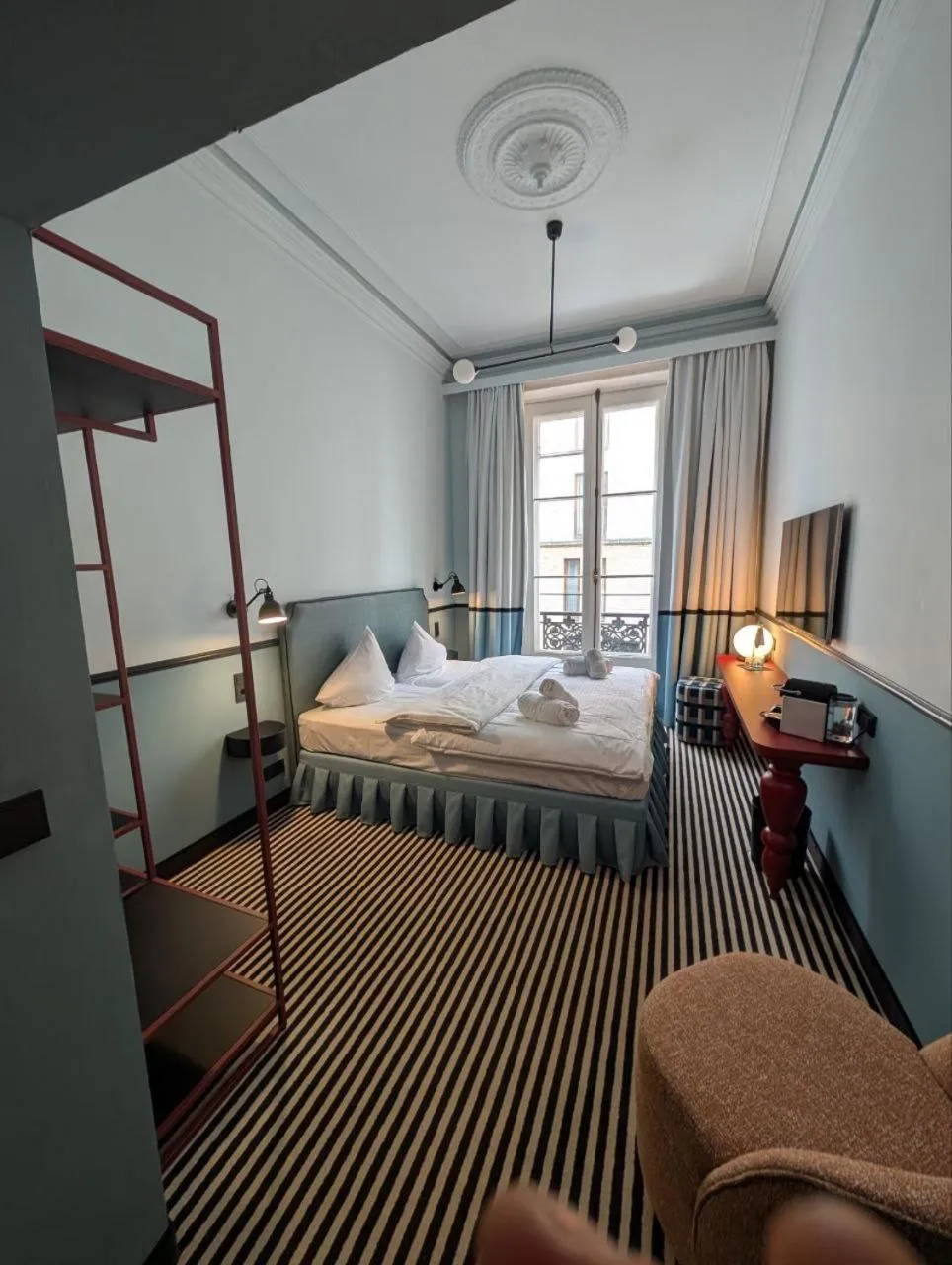 Photo of the whole room, Bed in Aussen Alster Hotel