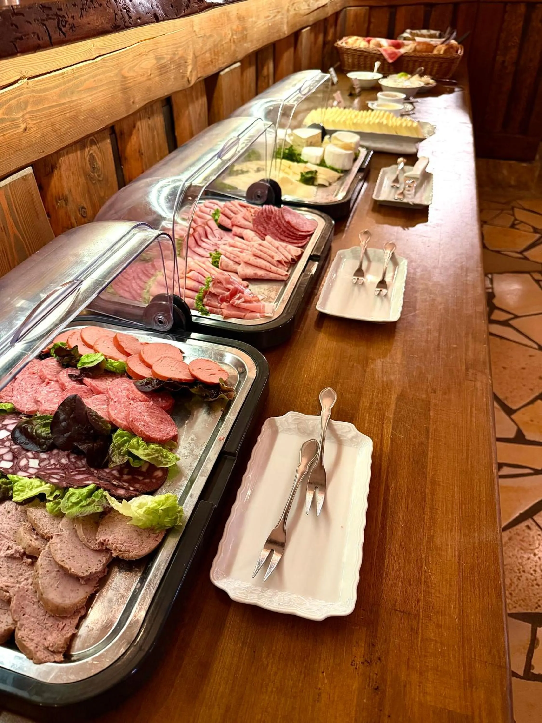 Breakfast in Landhotel Gut Wildberg mit Sauna