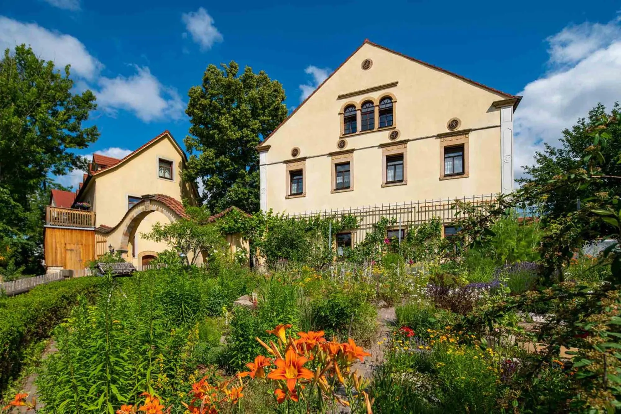 Facade/entrance in Landhotel Gut Wildberg mit Sauna