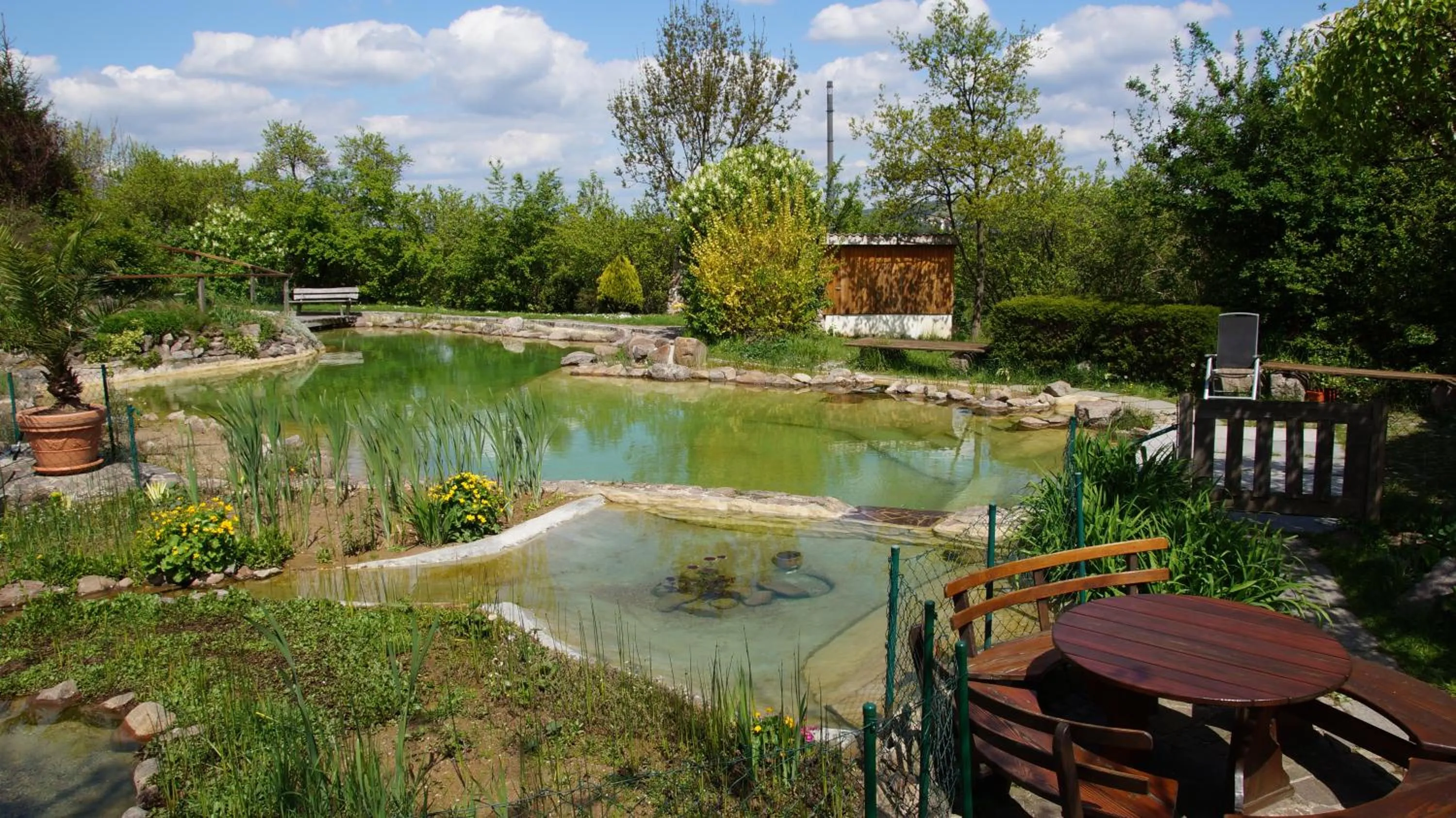 Garden in Landhotel Gut Wildberg mit Sauna