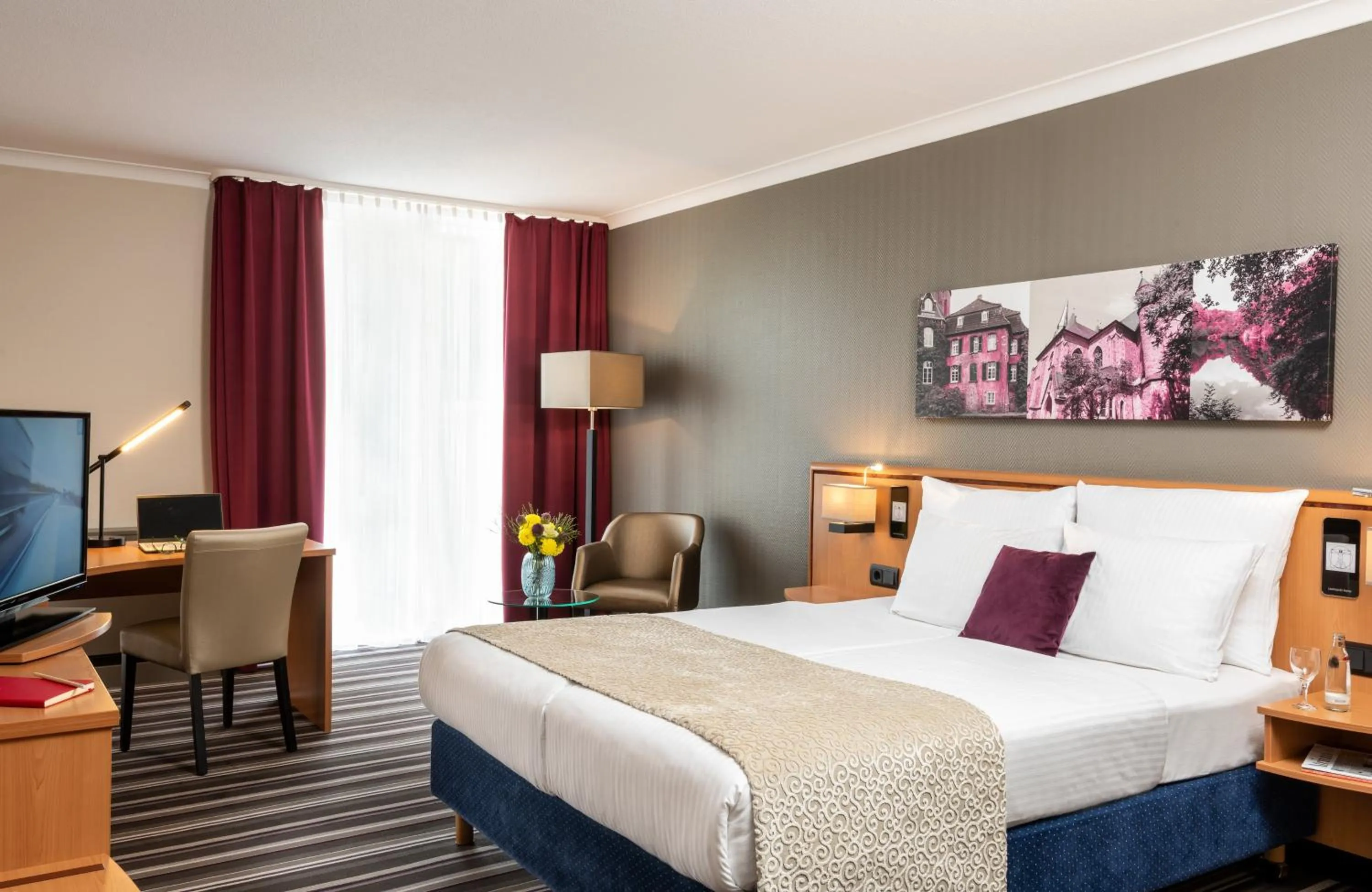 Photo of the whole room, Bed in Leonardo Hotel Düsseldorf Airport Ratingen