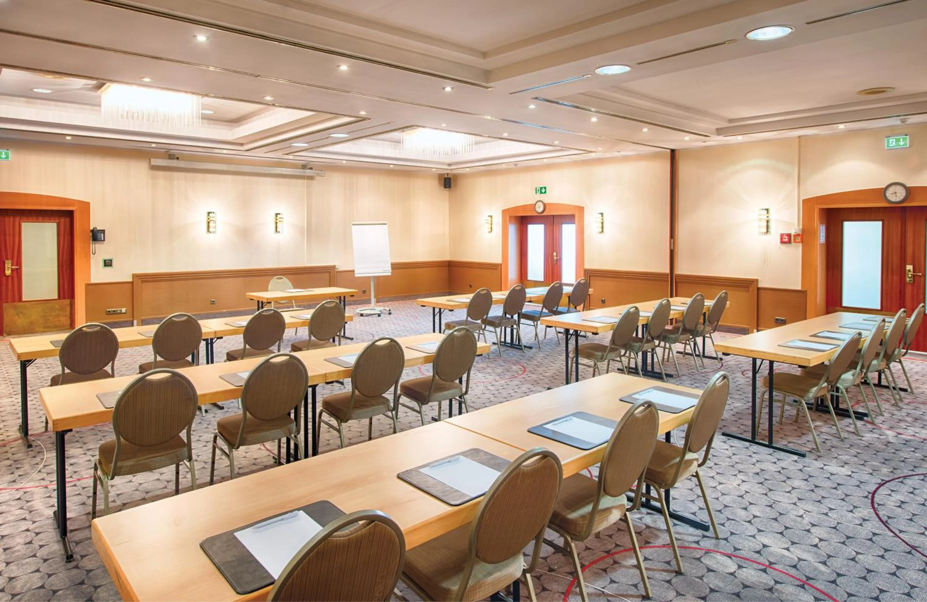 Meeting/conference room in Leonardo Hotel Düsseldorf Airport Ratingen