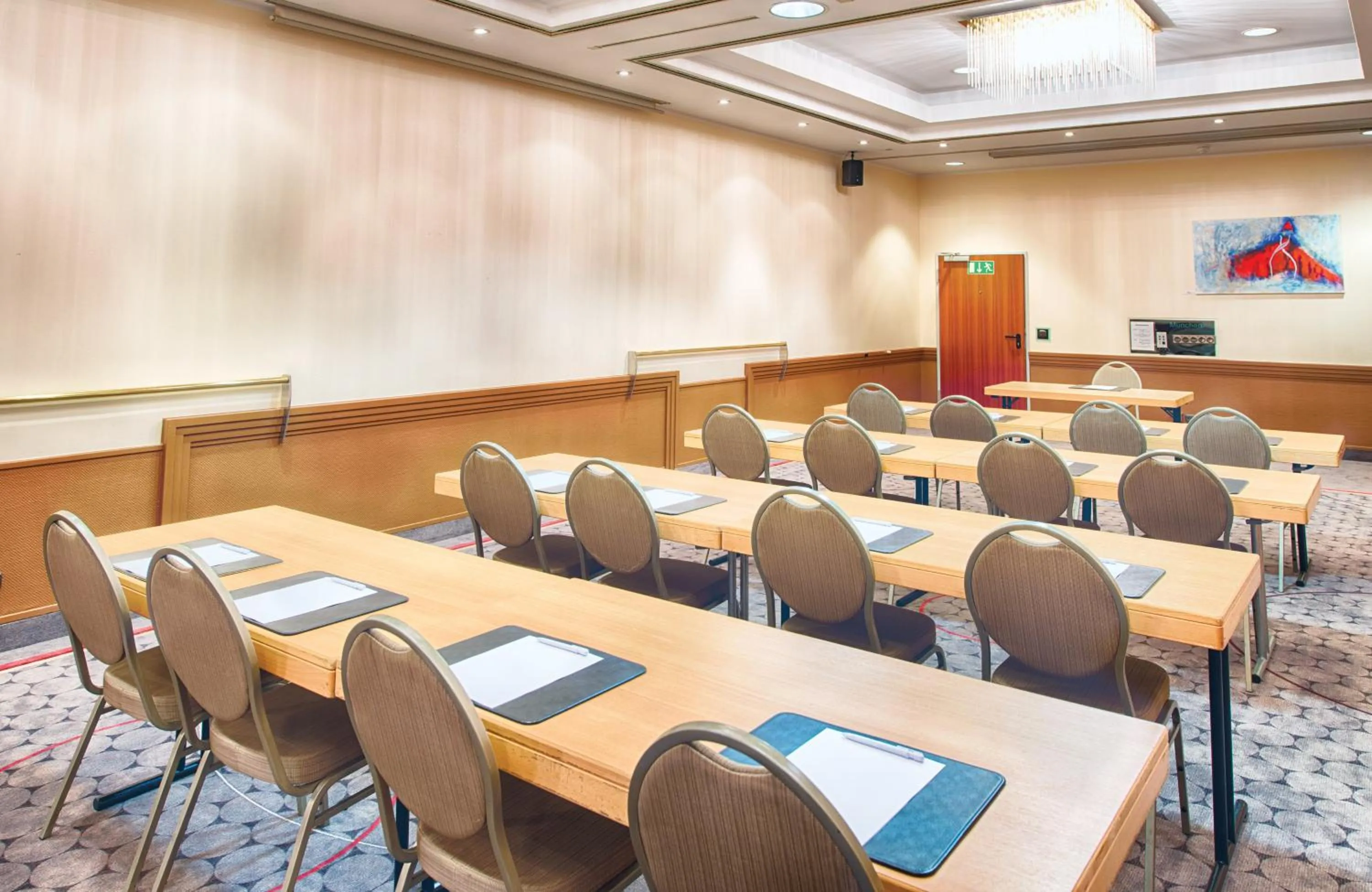 Meeting/conference room in Leonardo Hotel Düsseldorf Airport Ratingen