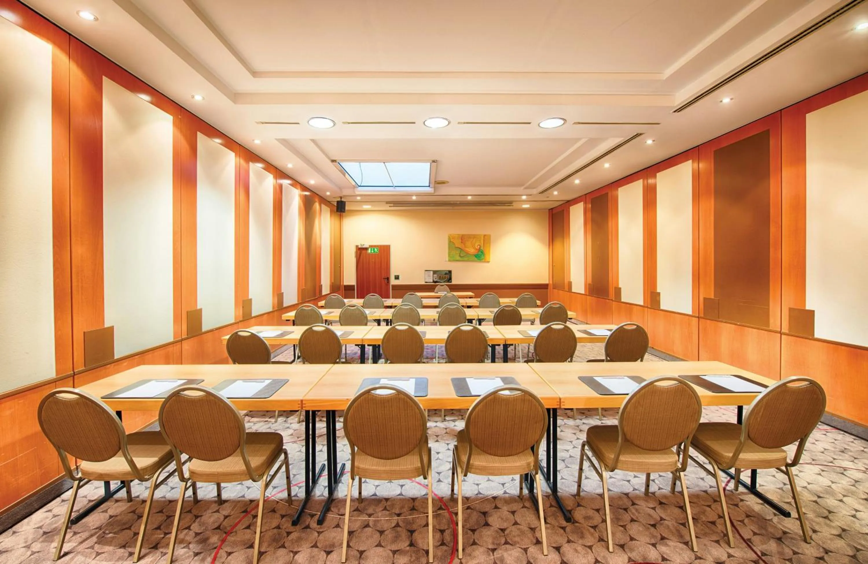 Meeting/conference room in Leonardo Hotel Düsseldorf Airport Ratingen