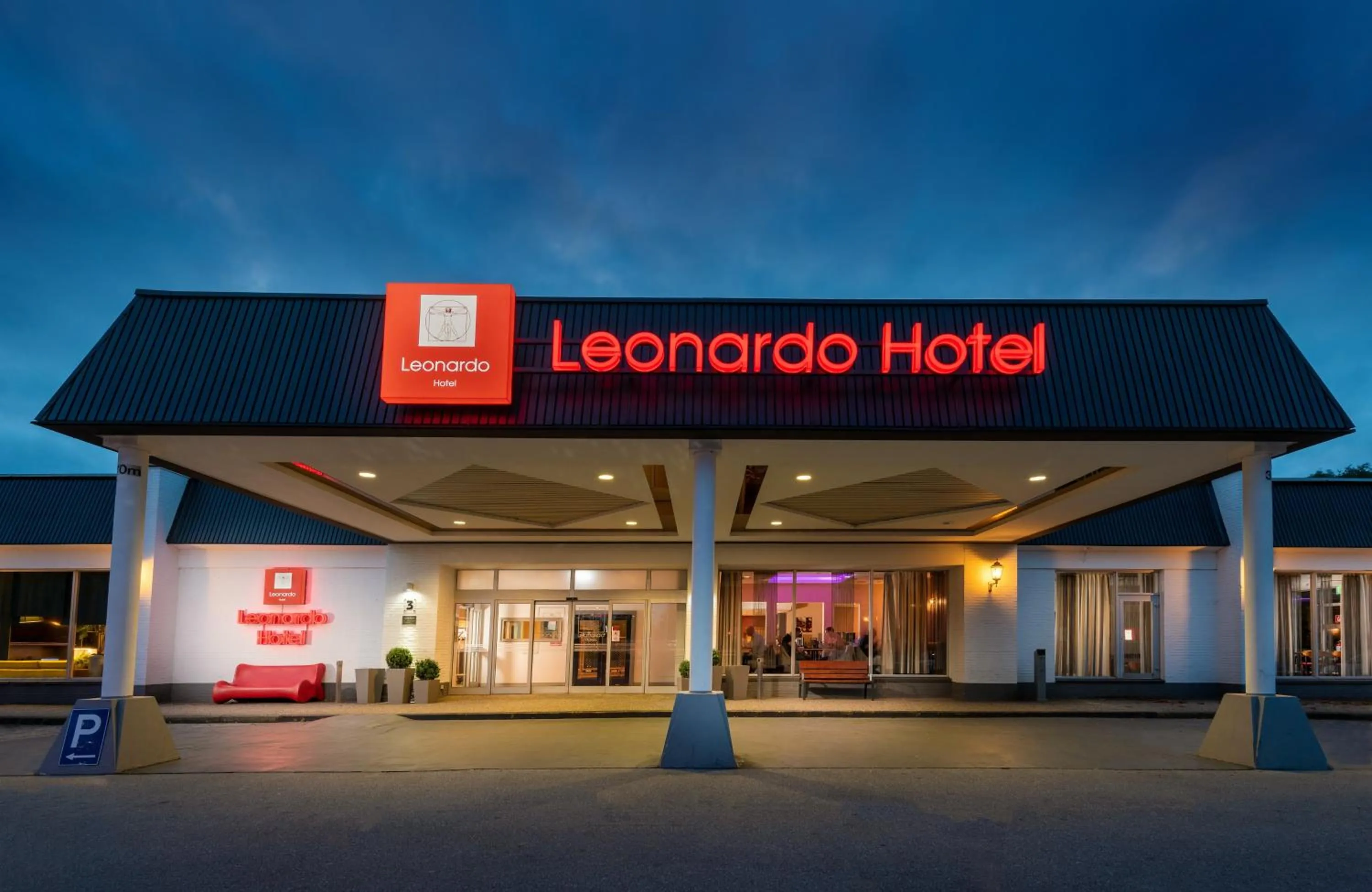 Property building in Leonardo Hotel Düsseldorf Airport Ratingen
